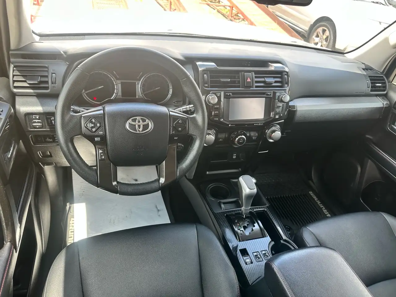 Toyota 4-Runner снимка Toyota 4-Runner