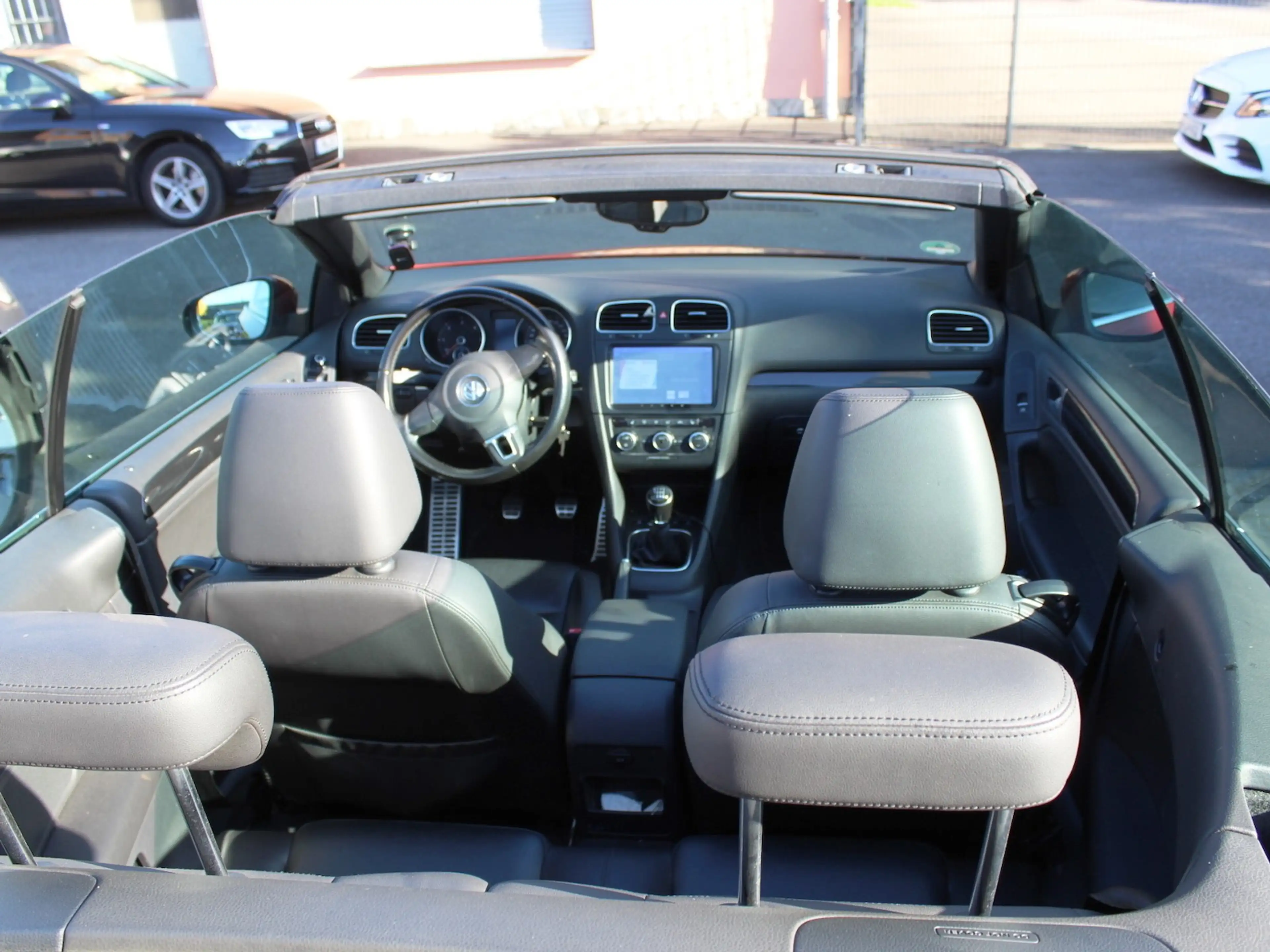 Volkswagen Golf Cabriolet Lounge BMT Allwetter Leder Top — photo 9