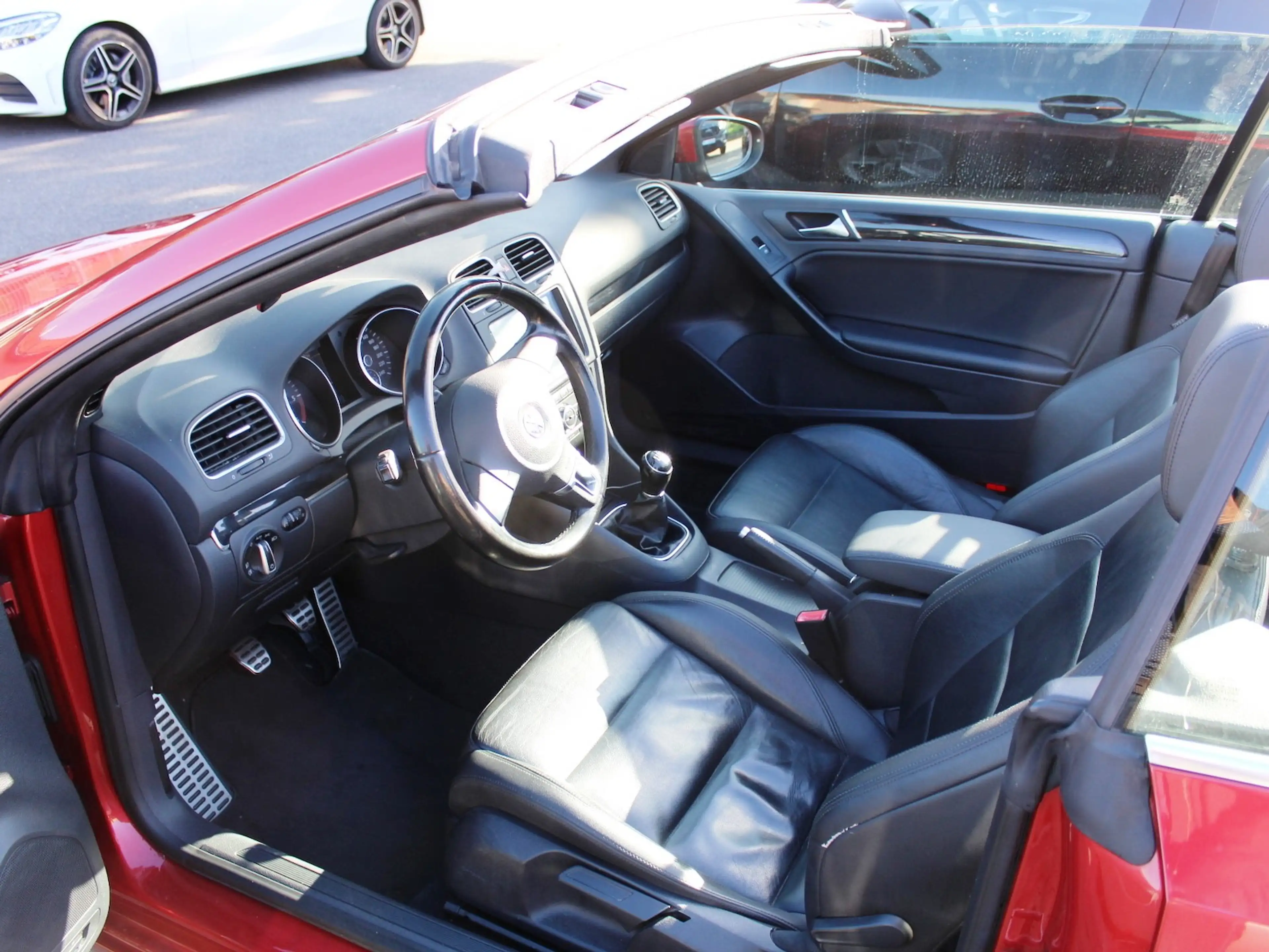 Volkswagen Golf Cabriolet Lounge BMT Allwetter Leder Top — photo 10