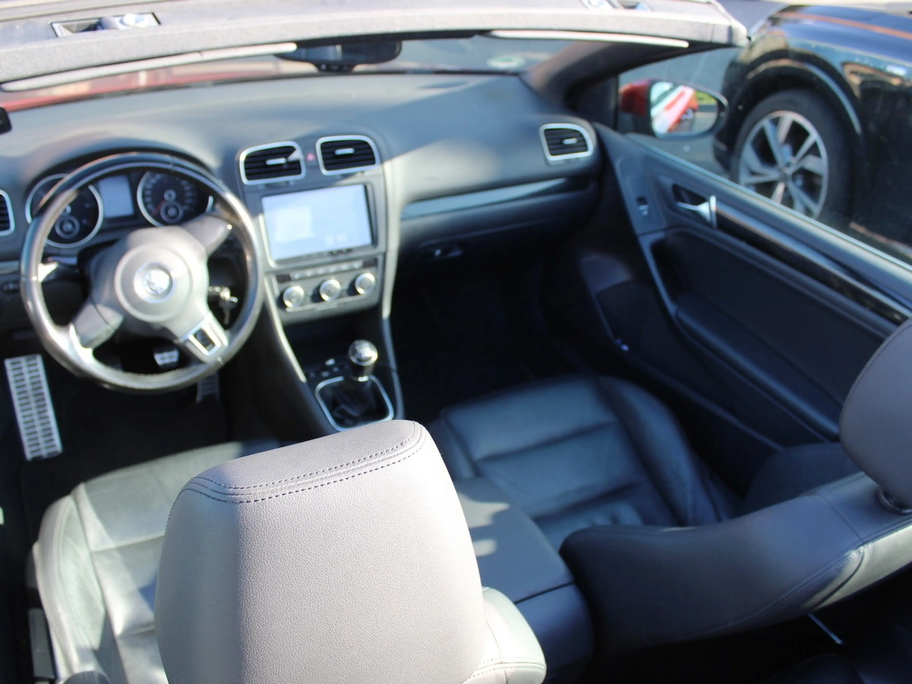 Volkswagen Golf Cabriolet Lounge BMT Allwetter Leder Top — photo 8