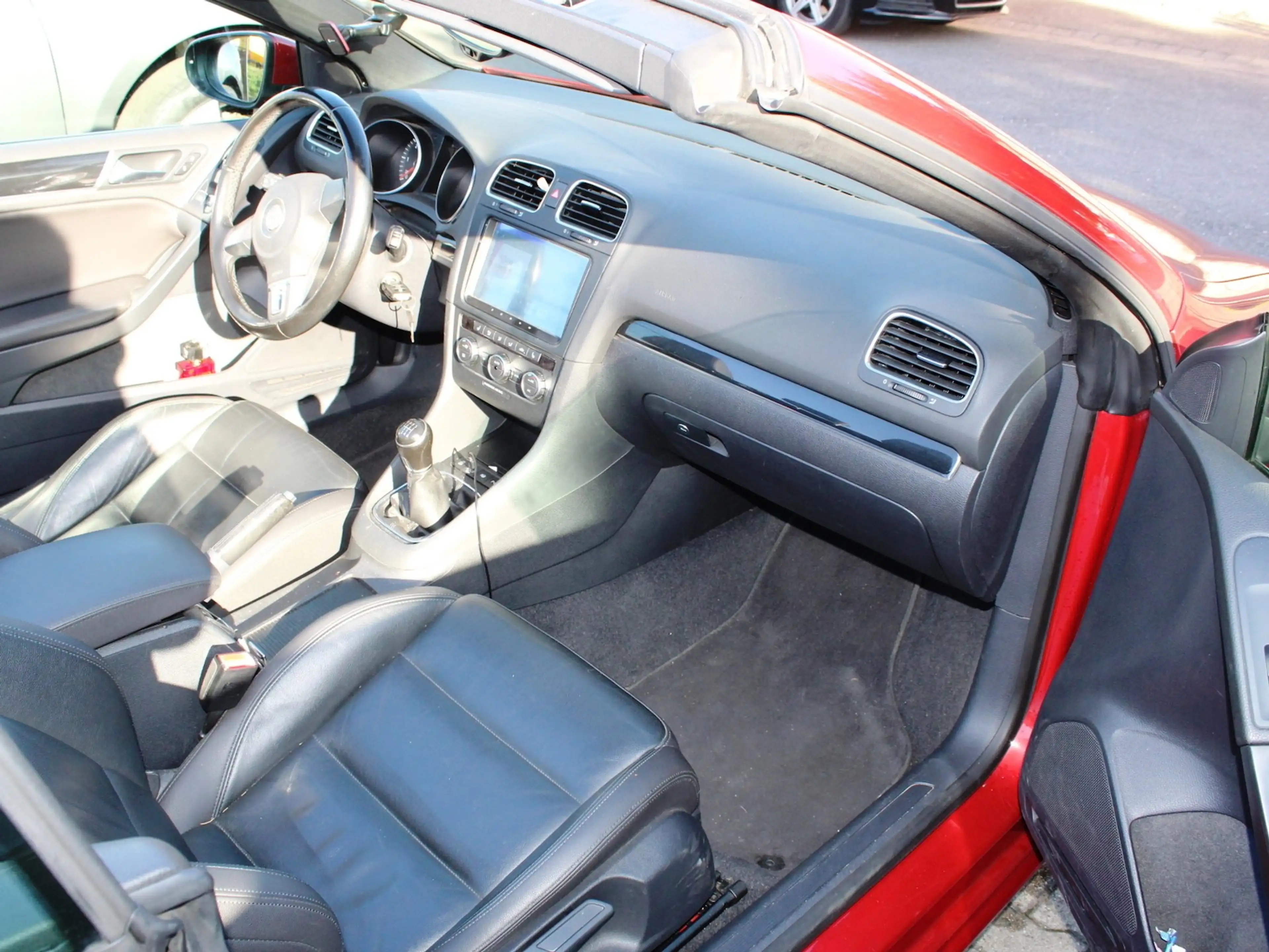 Volkswagen Golf Cabriolet Lounge BMT Allwetter Leder Top — photo 12