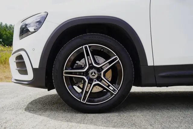Mercedes-Benz GLB Class view 12