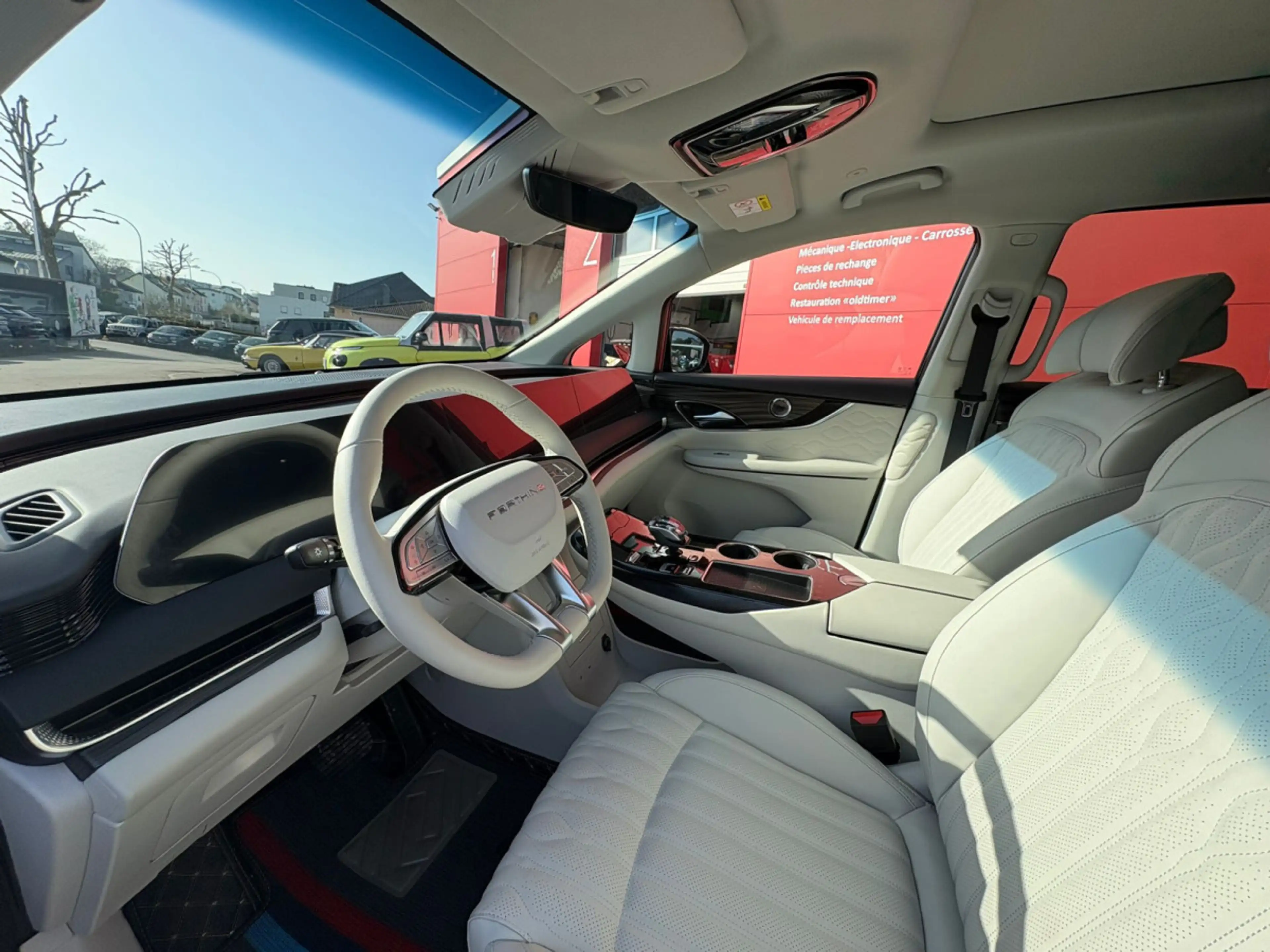Forthing U-Tour FORTHING 9 PHEV 7 PLACES FULL OPTIONS — photo 12