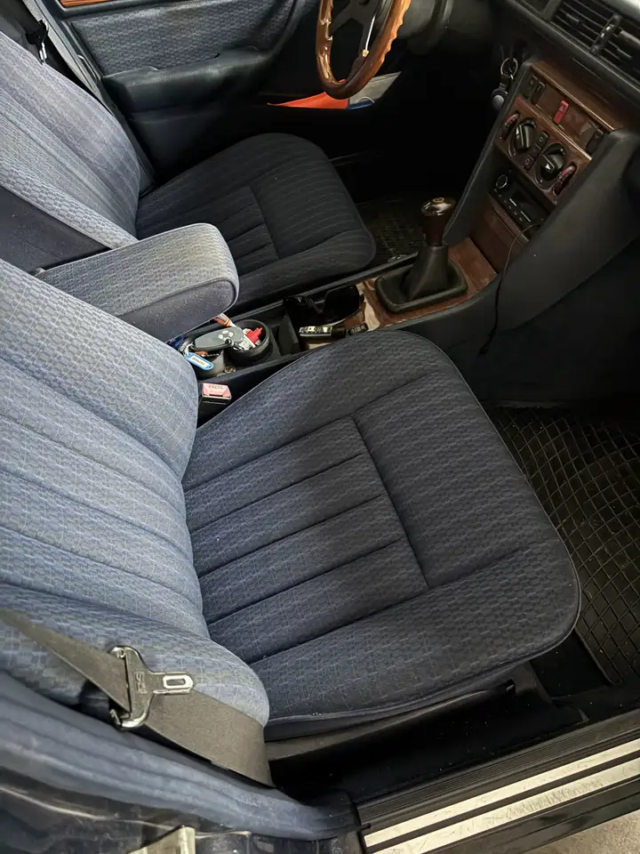 Mercedes-Benz E 230, foto 6