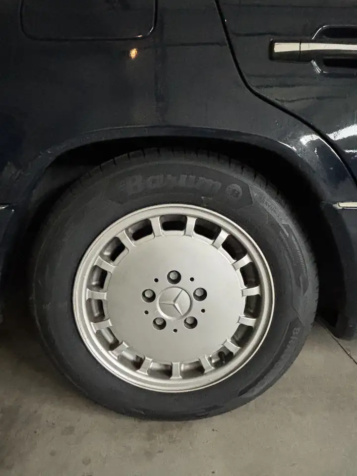 Mercedes-Benz E 230, foto 2