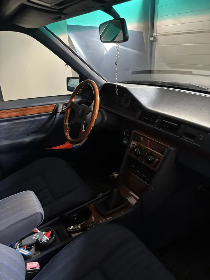 Mercedes-Benz E 230, foto 5