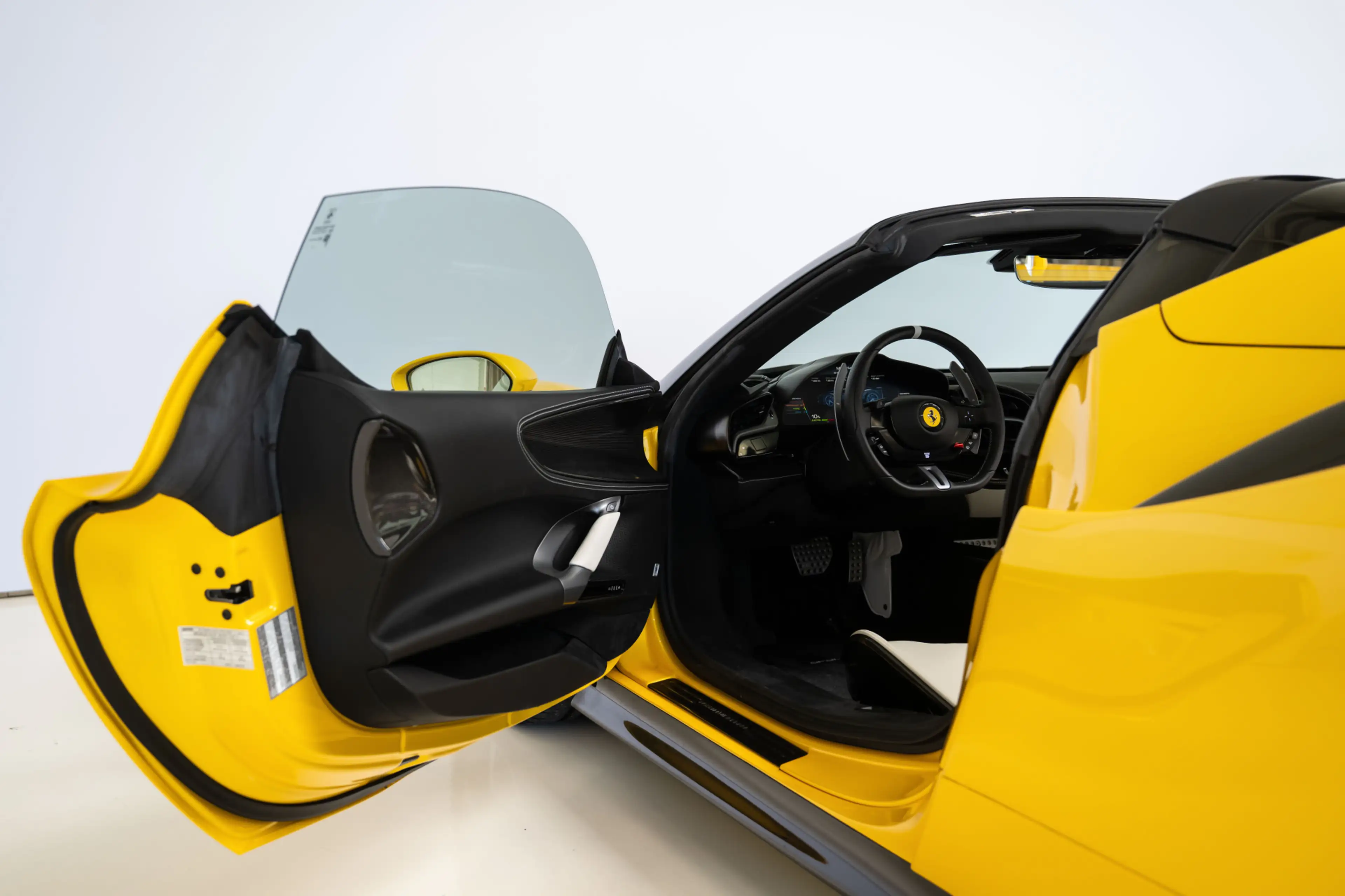 Ferrari SF90 Spider 4.0 V8 Assetto Fiorano, Giallo Triplo Strato, Full — photo 9