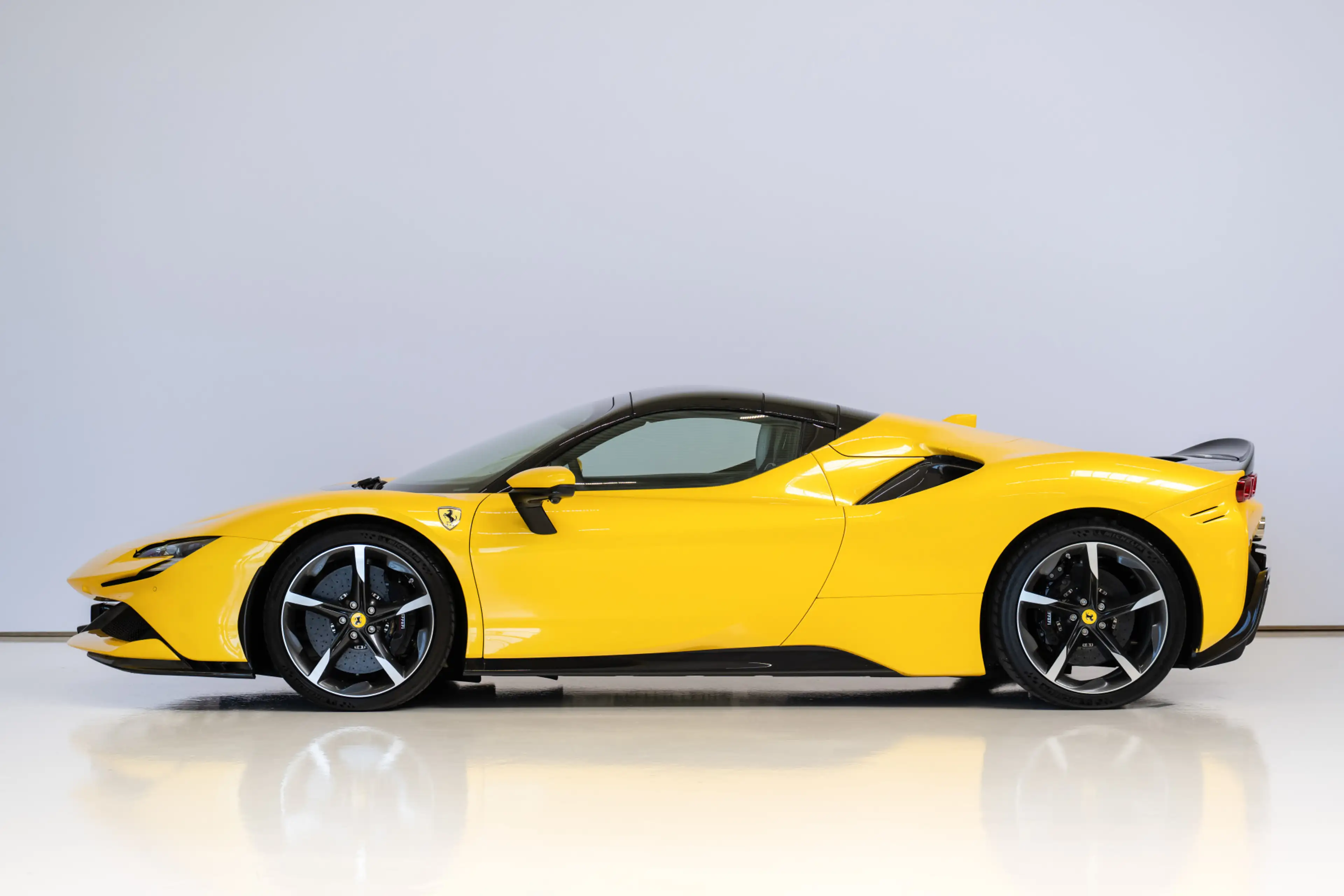 Ferrari SF90 Spider 4.0 V8 Assetto Fiorano, Giallo Triplo Strato, Full — photo 6