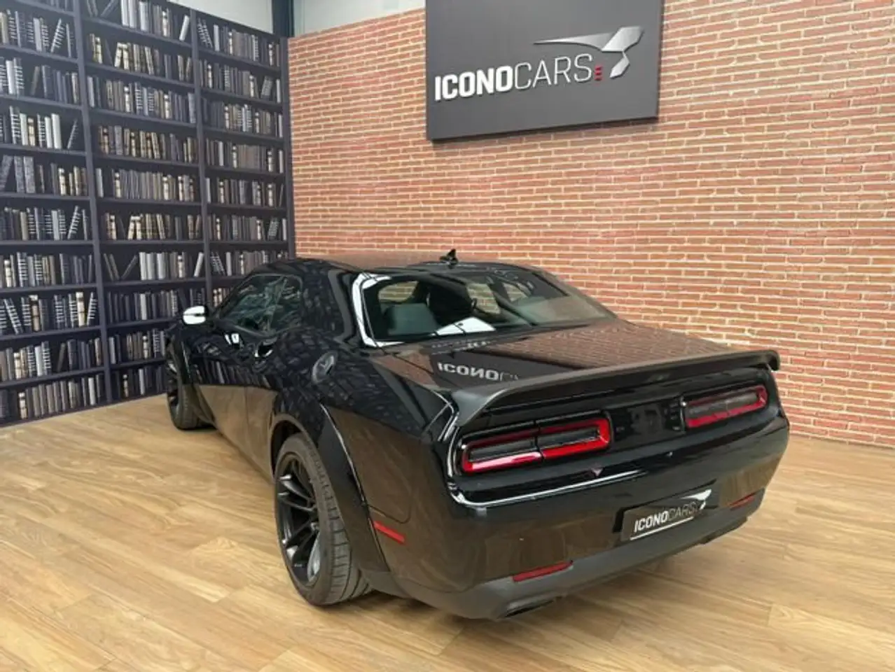 Dodge Charger 2022 — фото 10