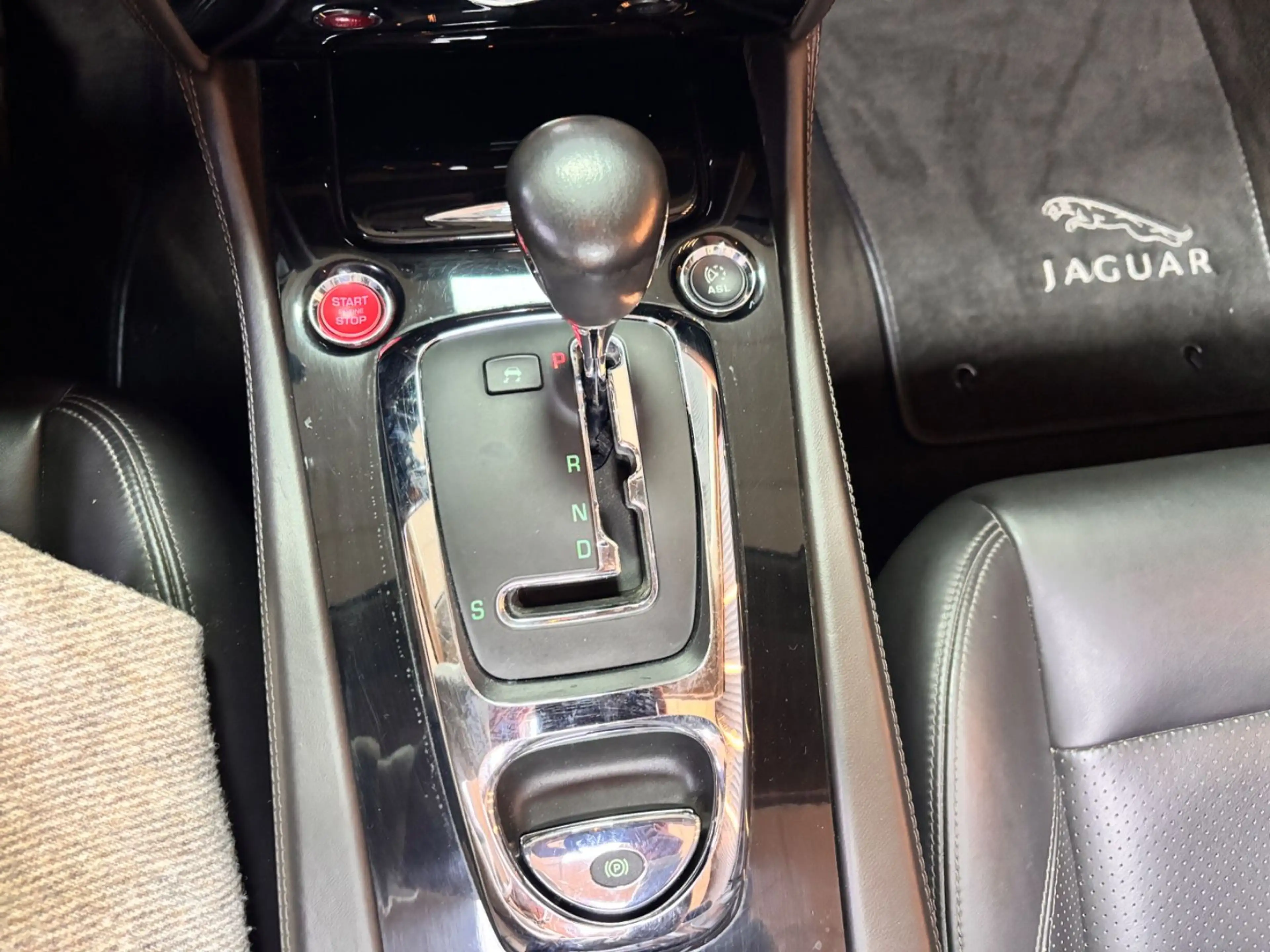 Jaguar XK Coupe / Cabriolet 3.5 V8 Cabrio — photo 20