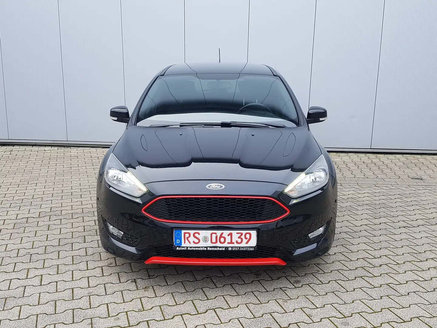 Ford Focus Turnier 1.5 EcoBoostStart-Stopp-System Aut.ST-Line Schwarz - 2