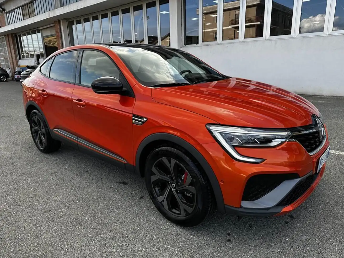 Renault Arkana 1.6 hybrid R.S. Line E-Tech 145cv Arancione - 2