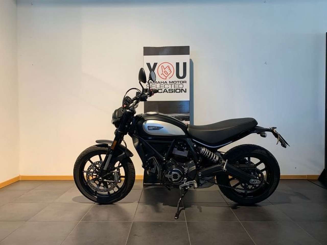 Ducati Scrambler icon dark