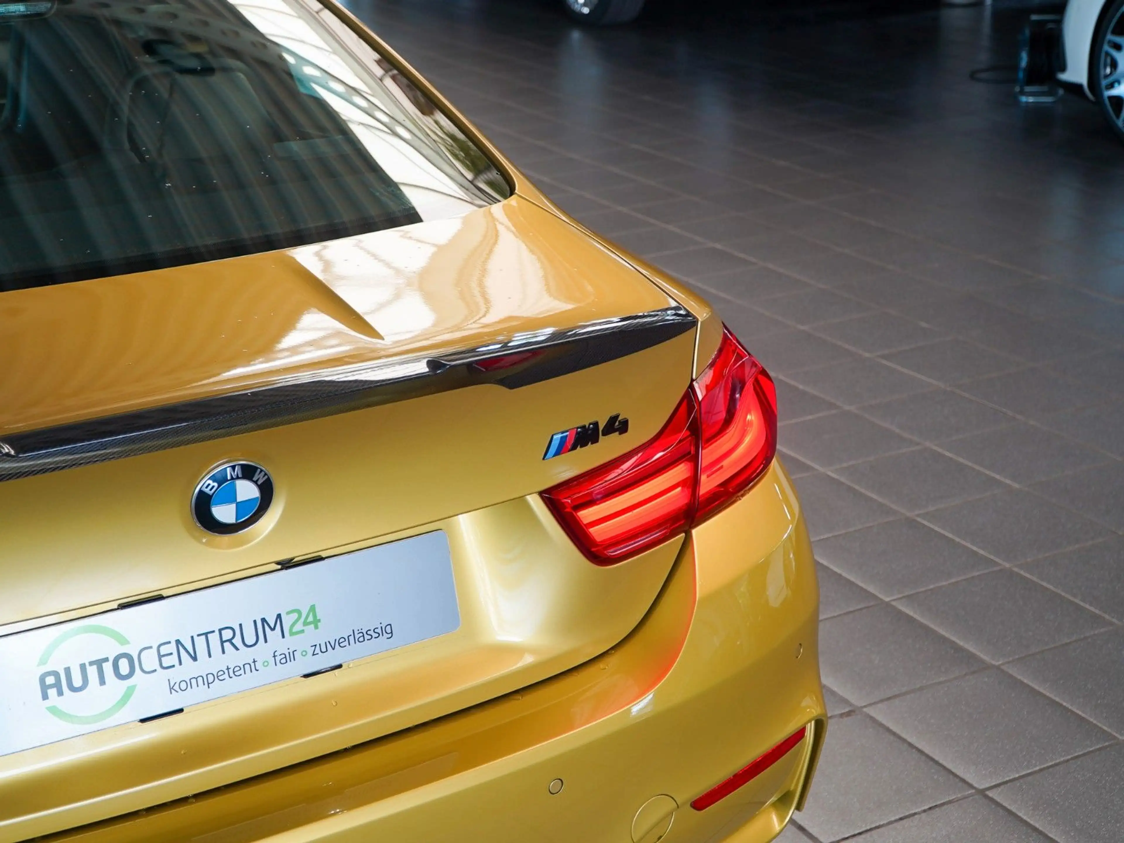 BMW M4 Competition LCI 2 Carbon Memo HUD ST XTA — photo 9