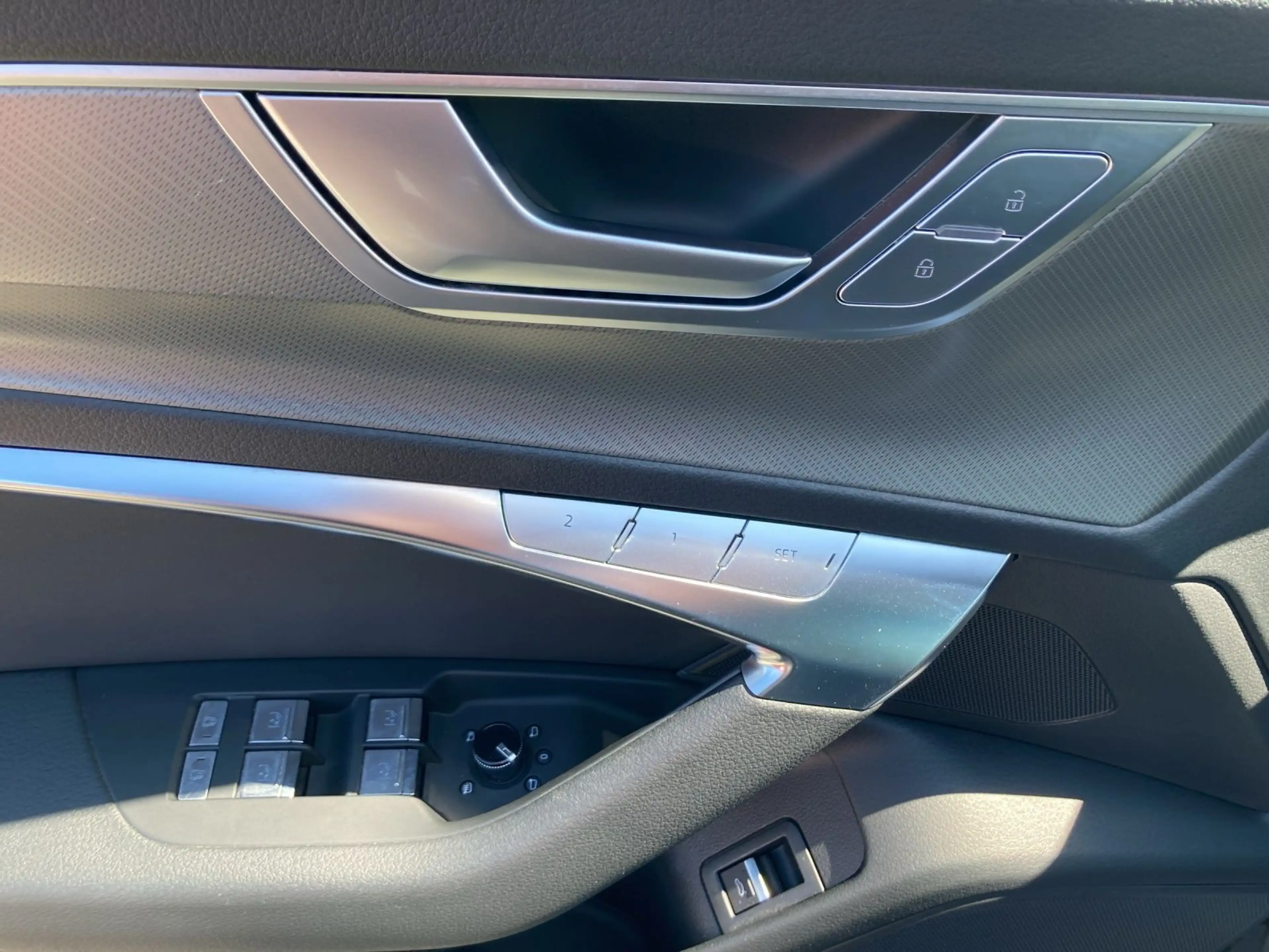Audi A6 40 TDI Q SPORT PANO LM20 LEDER MATRIX — photo 8