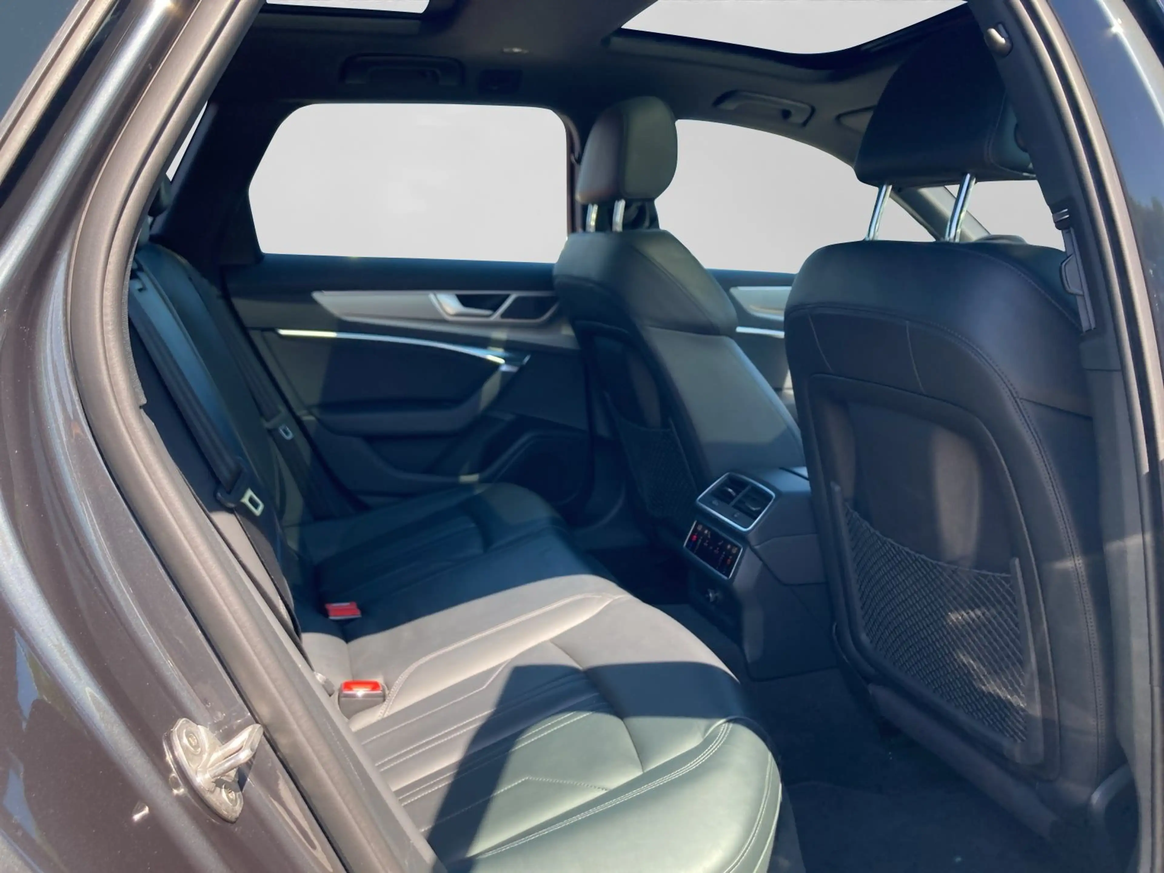 Audi A6 40 TDI Q SPORT PANO LM20 LEDER MATRIX — photo 6