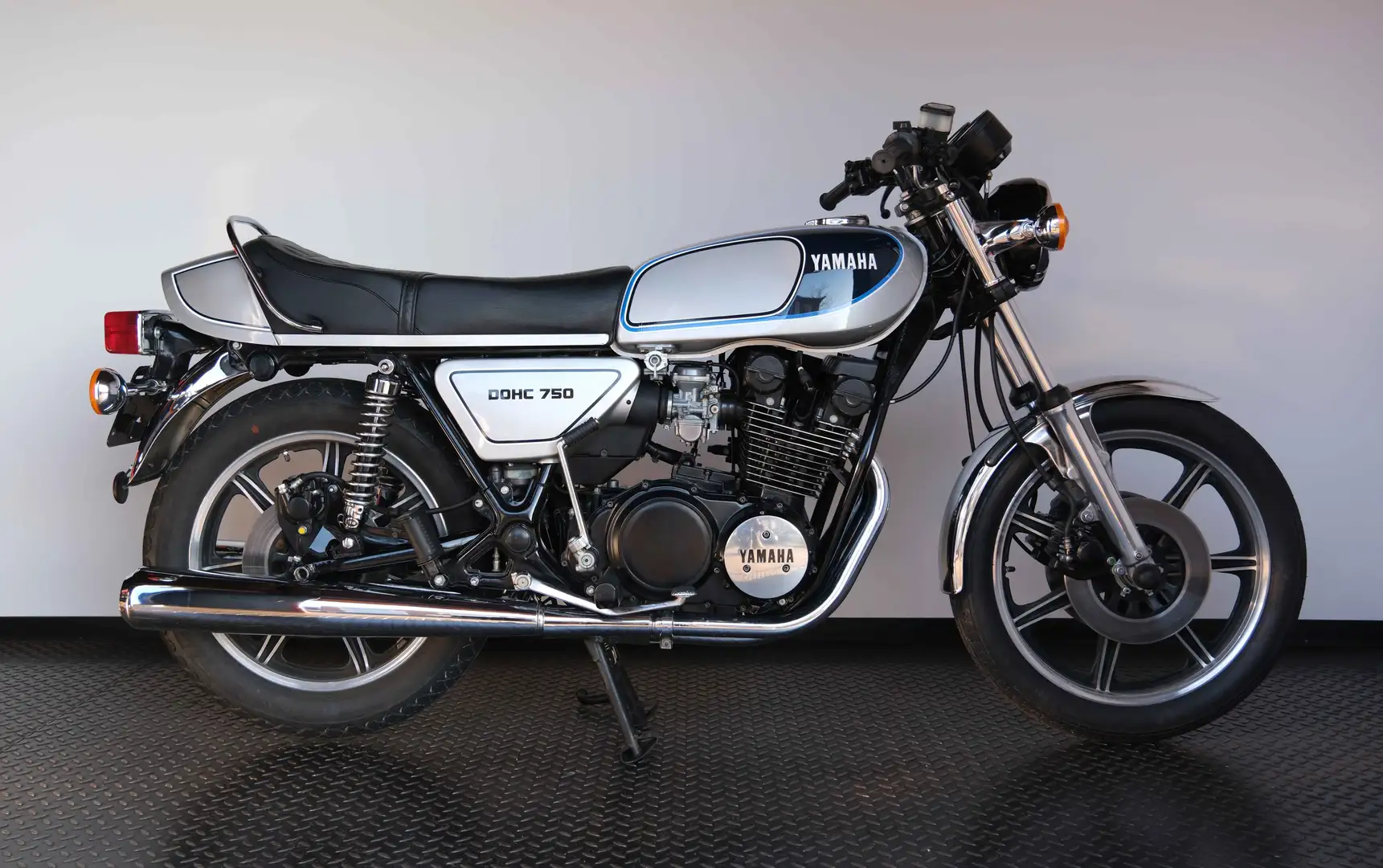 Yamaha XS 750 mit Porsche Sound - worldwide shipping - Plateado - 1
