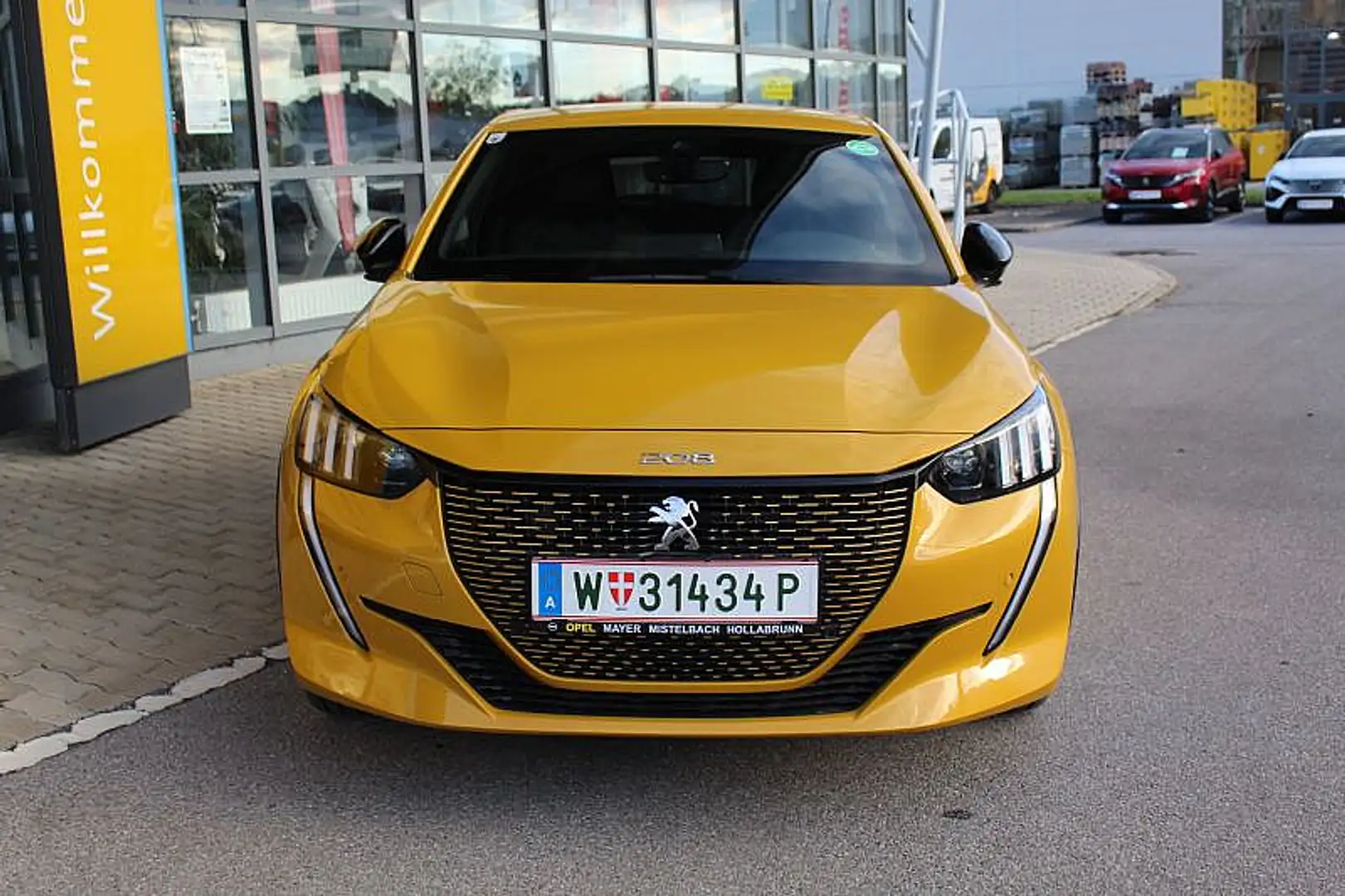 Peugeot e-208 50kWh GT Yellow - 2