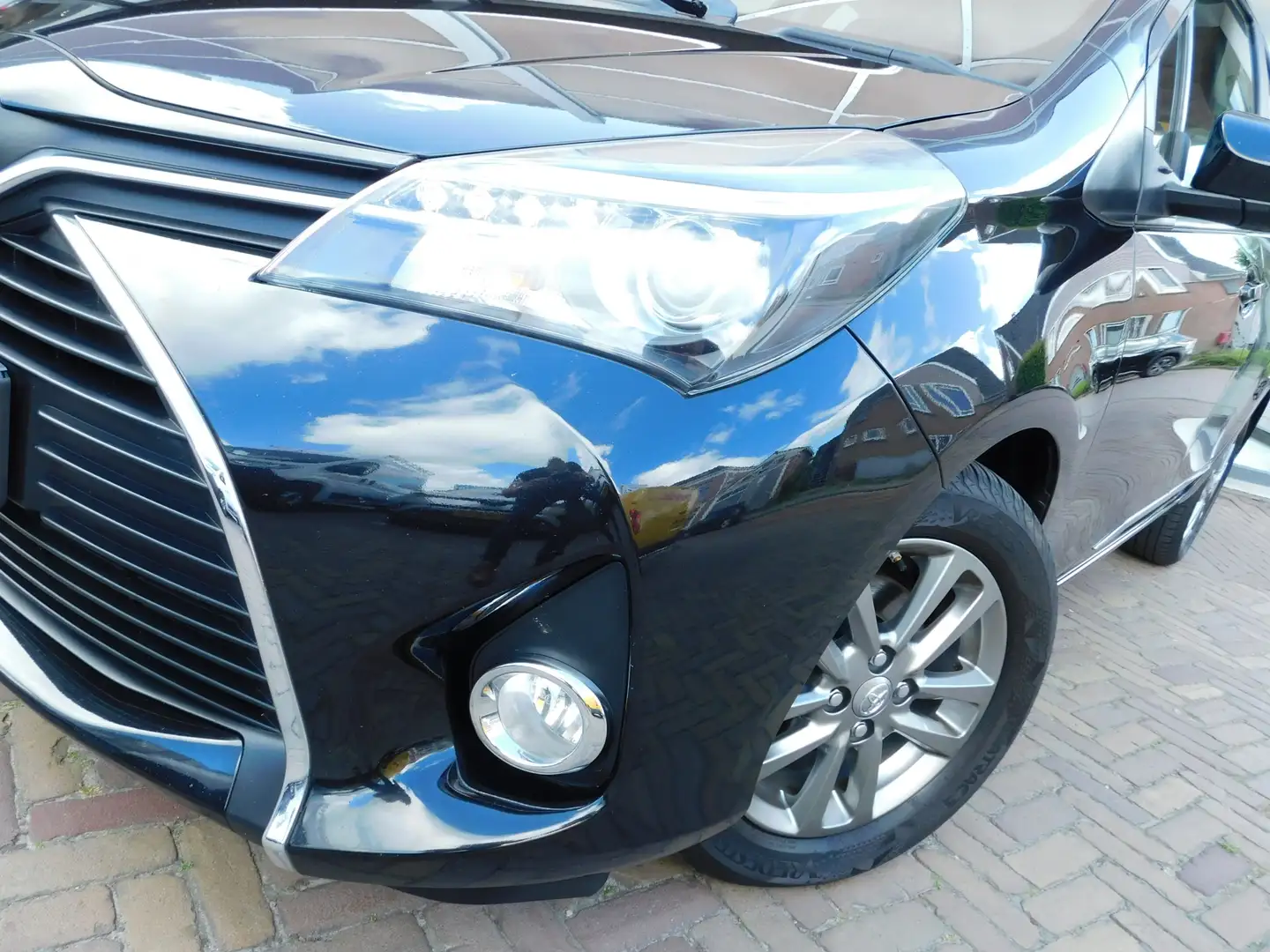 Toyota Yaris 1.3 VVT-i Aspiration | Navi | Design Pack Noir - 2
