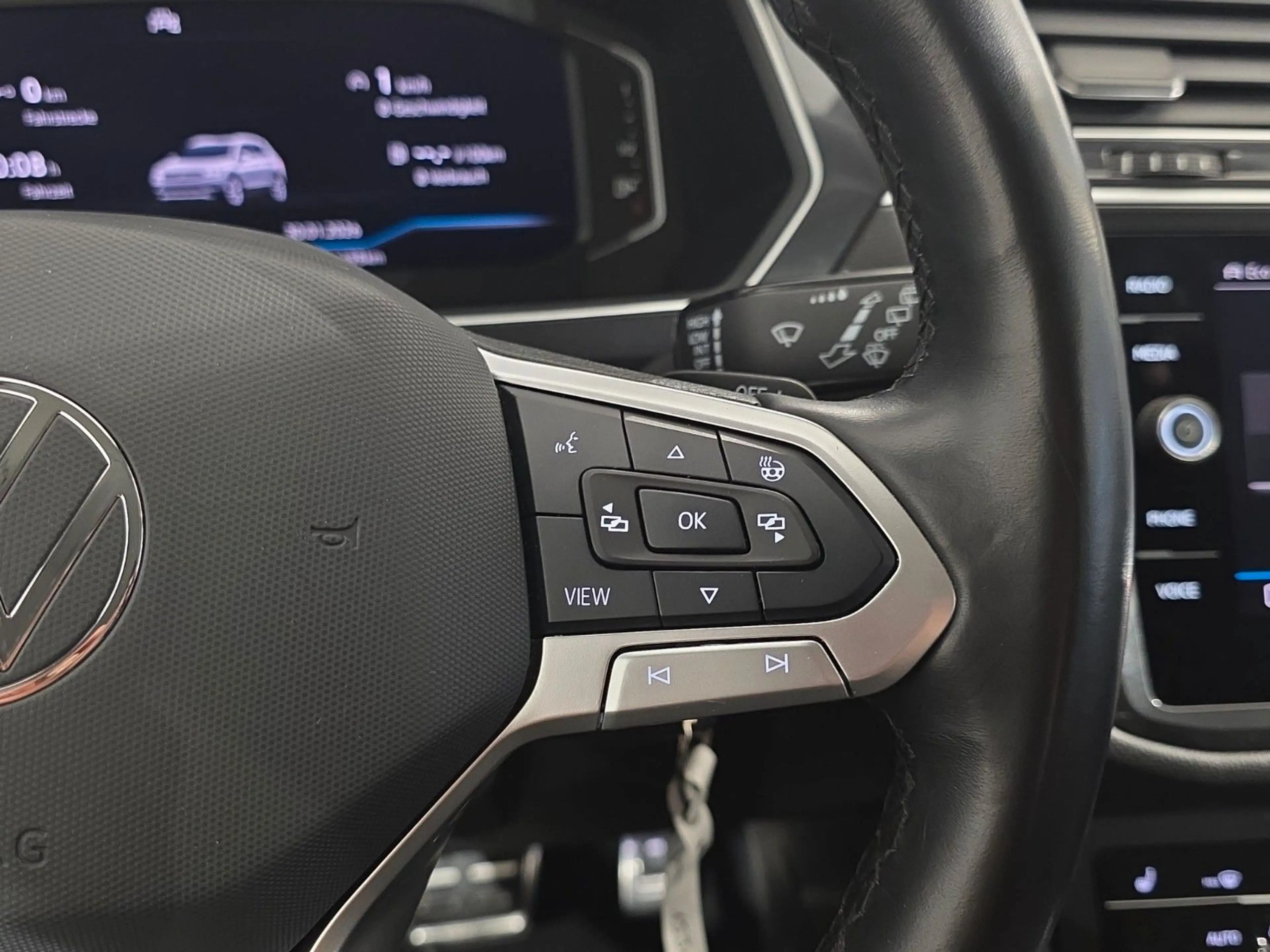 Volkswagen Tiguan Allspace DSG 7-SITZE AHK ACC LED NAV — photo 17