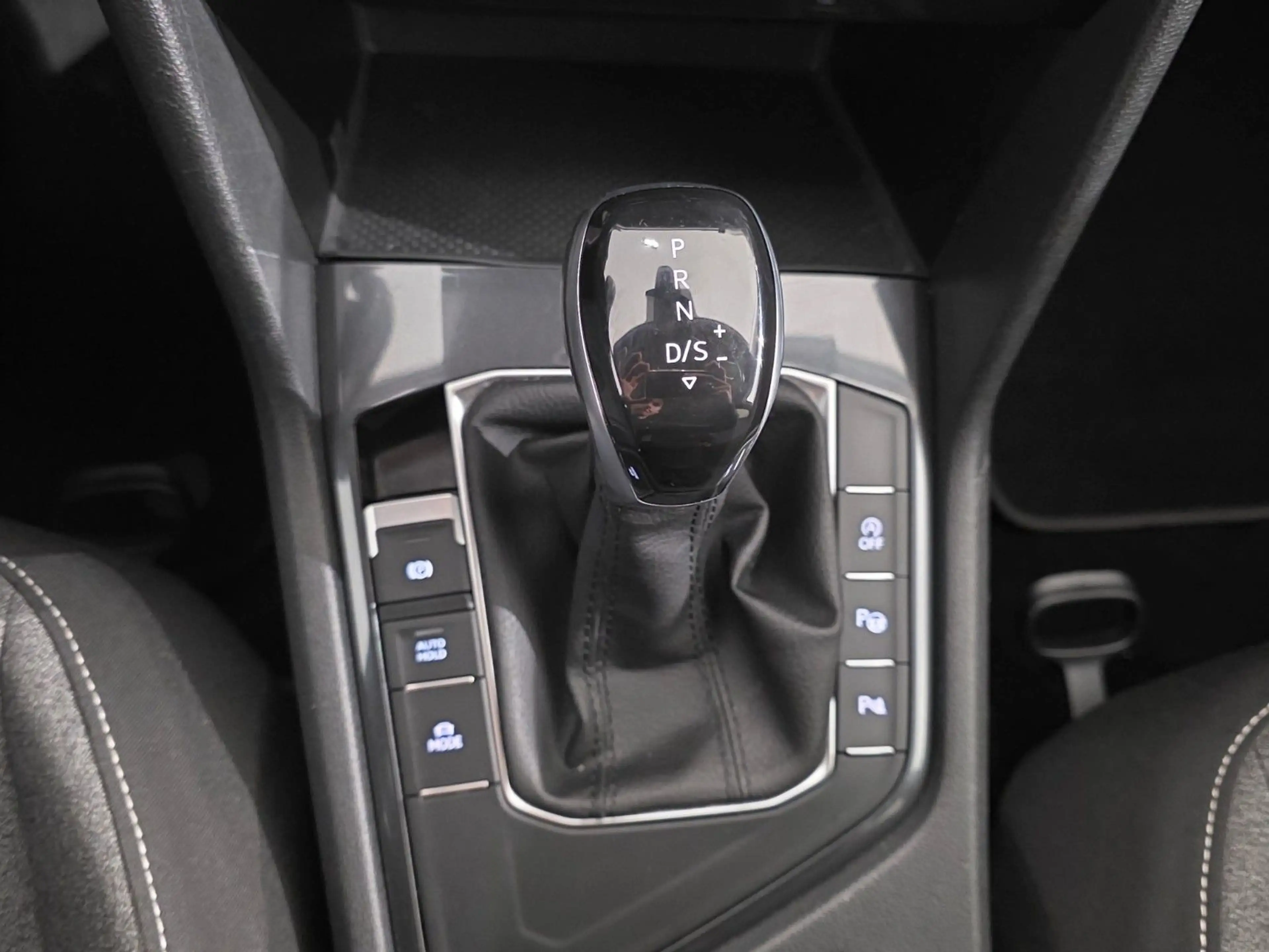 Volkswagen Tiguan Allspace DSG 7-SITZE AHK ACC LED NAV — photo 18