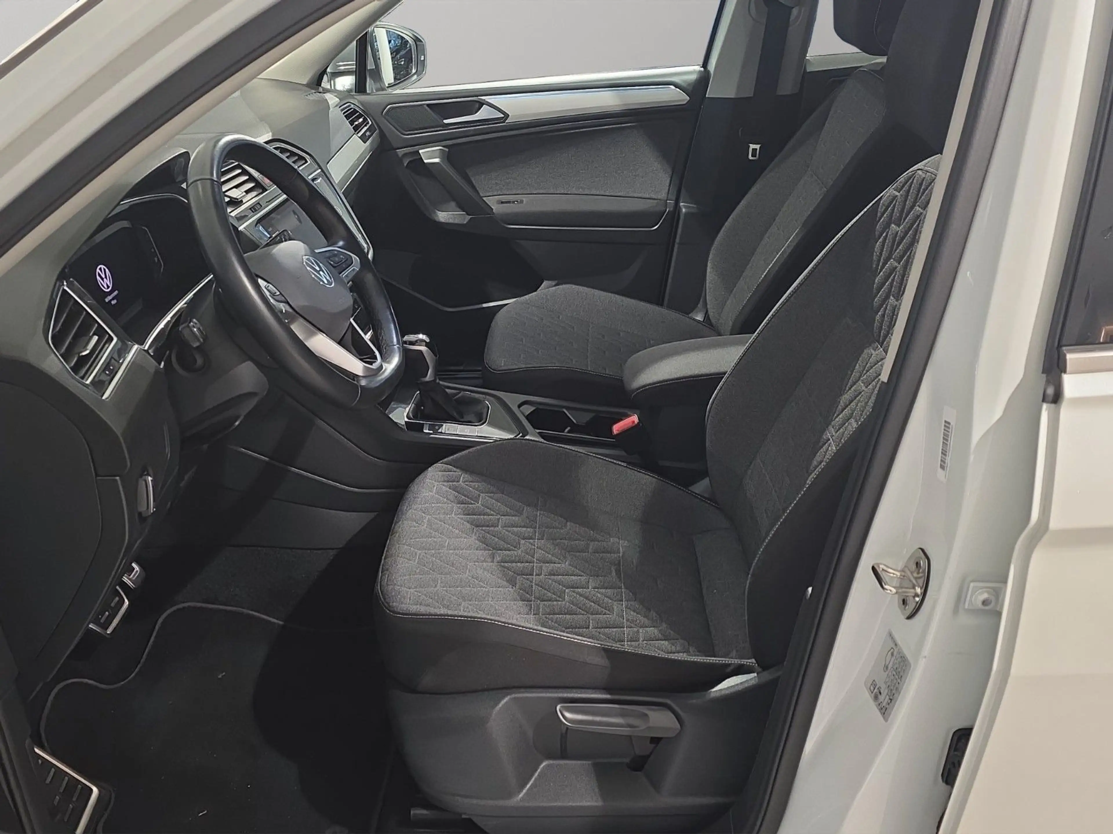 Volkswagen Tiguan Allspace DSG 7-SITZE AHK ACC LED NAV — photo 7