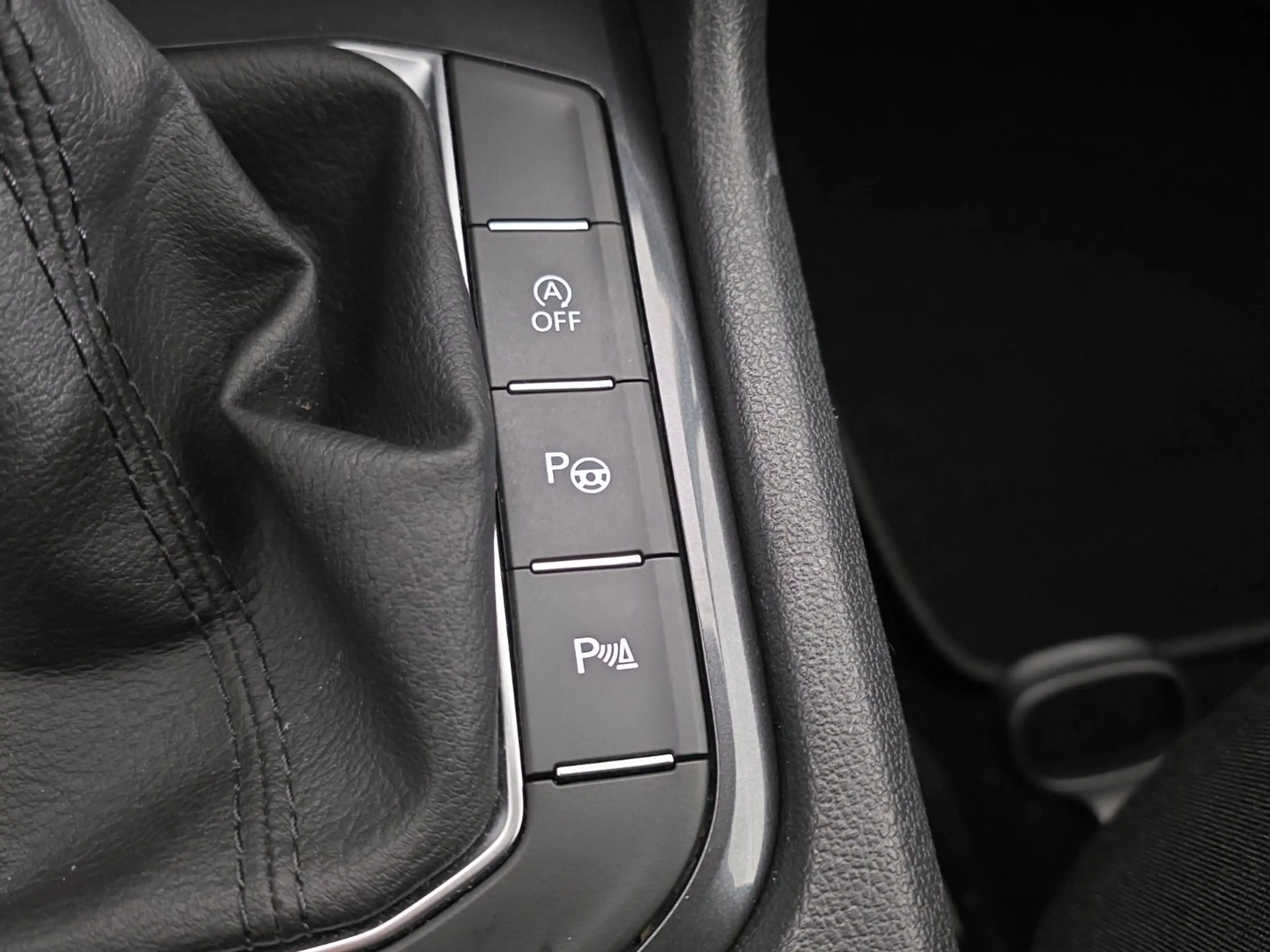 Volkswagen Tiguan Allspace DSG 7-SITZE AHK ACC LED NAV — photo 27