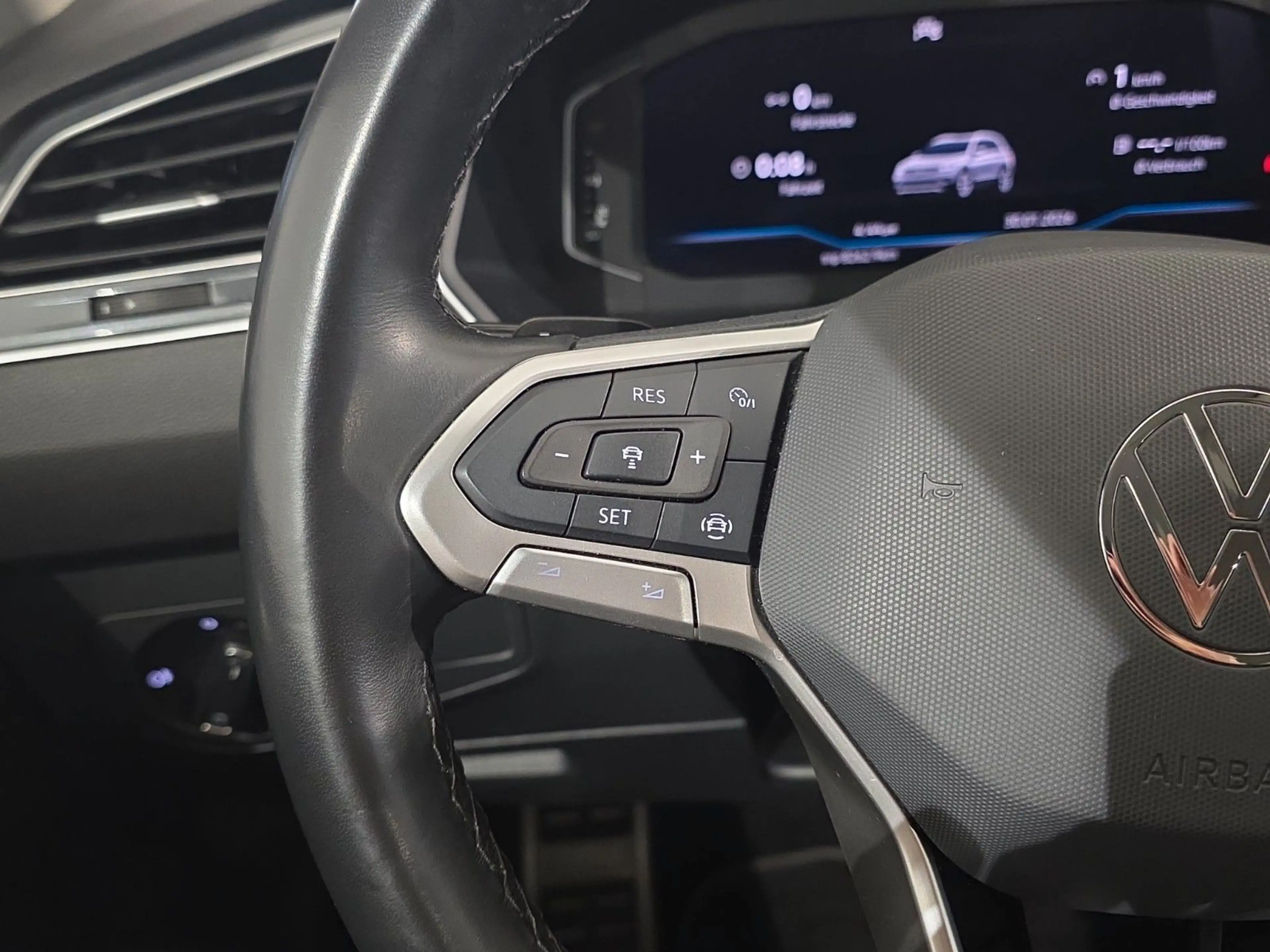 Volkswagen Tiguan Allspace DSG 7-SITZE AHK ACC LED NAV — photo 16