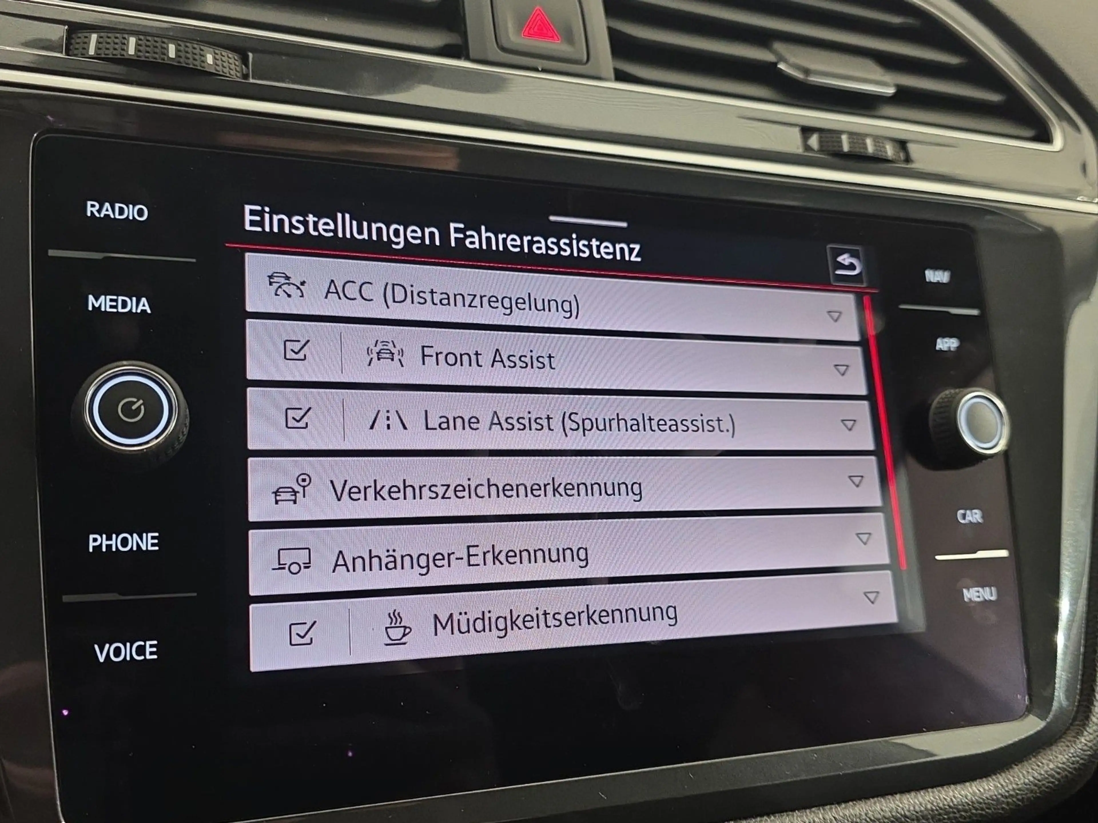 Volkswagen Tiguan Allspace DSG 7-SITZE AHK ACC LED NAV — photo 29