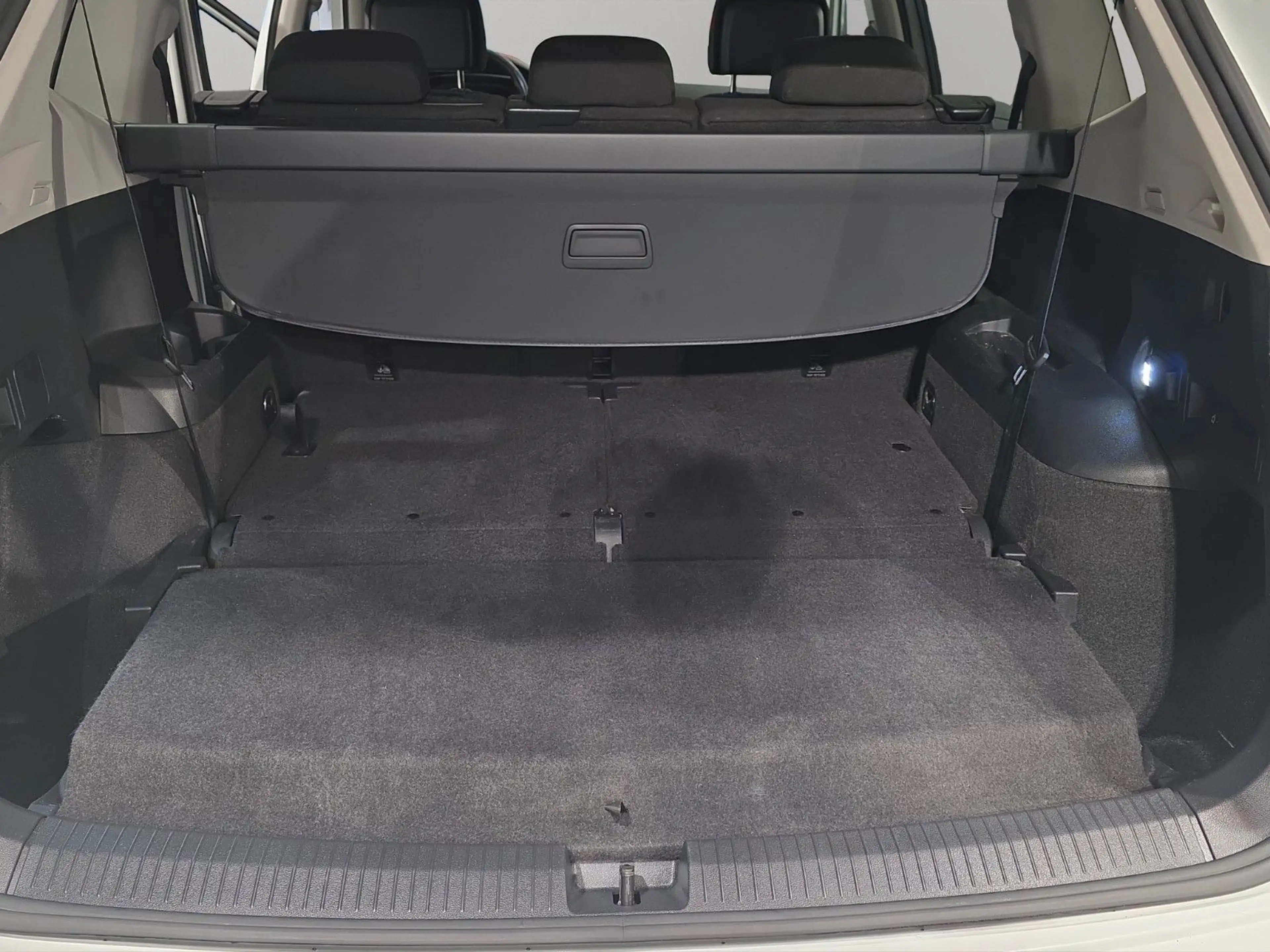 Volkswagen Tiguan Allspace DSG 7-SITZE AHK ACC LED NAV — photo 10