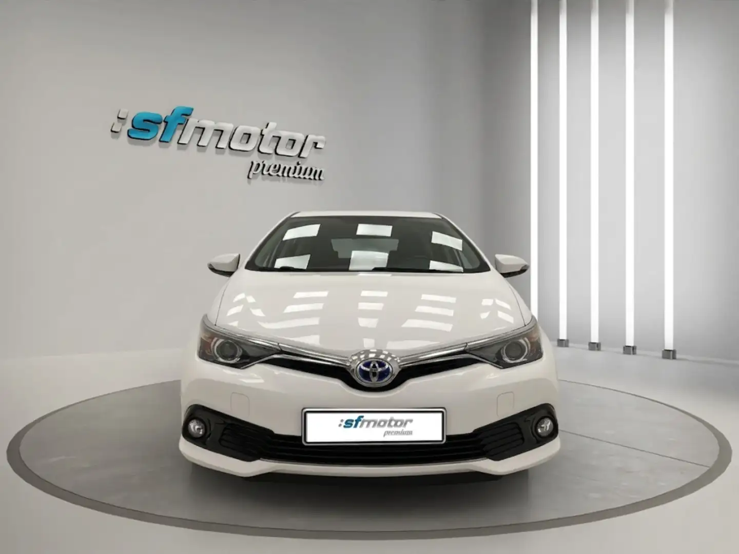 Toyota Auris TS hybrid 140H Active Business Plus Blanco - 2