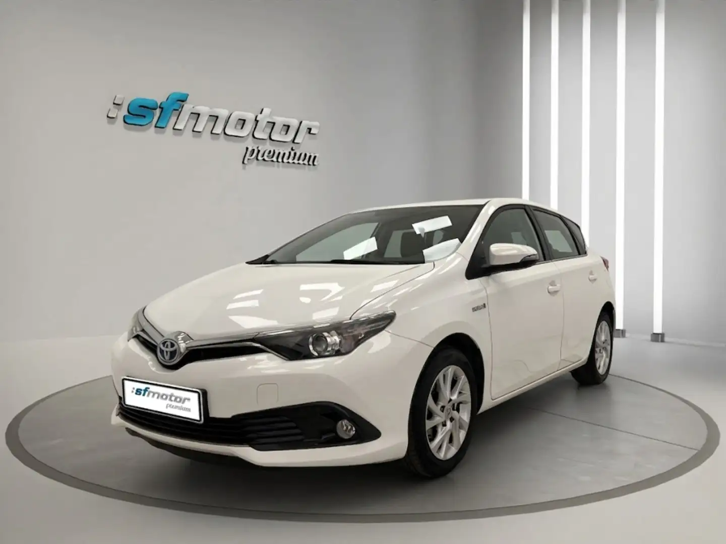 Toyota Auris TS hybrid 140H Active Business Plus Blanco - 1