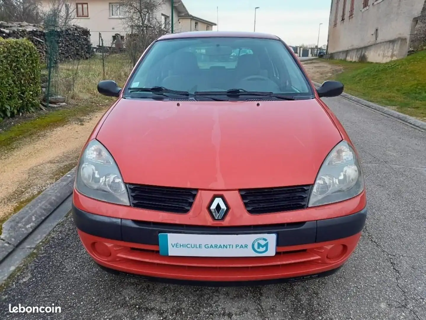 Renault Clio II 1.2 16v 75ch Confort Dynamique 5p Distribution  Rouge - 2
