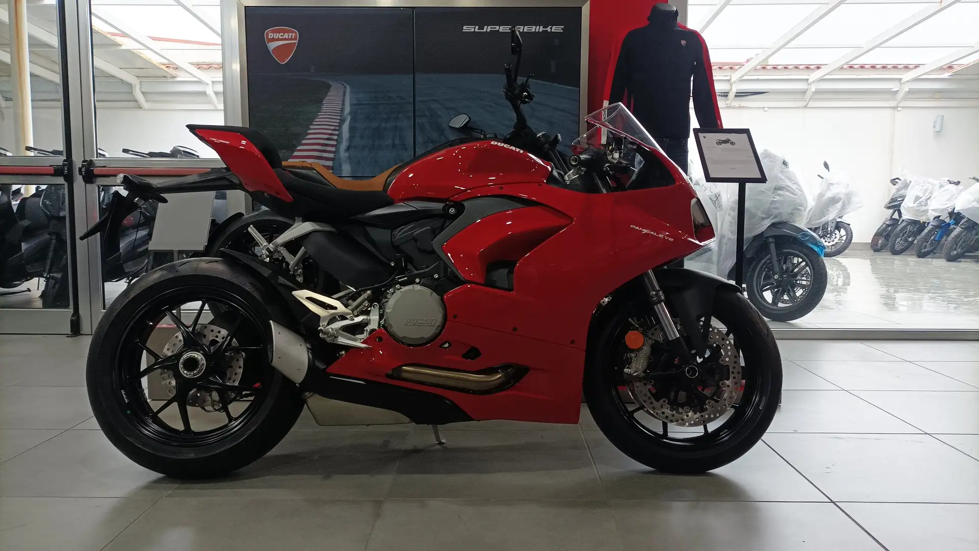 Ducati Panigale V2 Rosso - 1