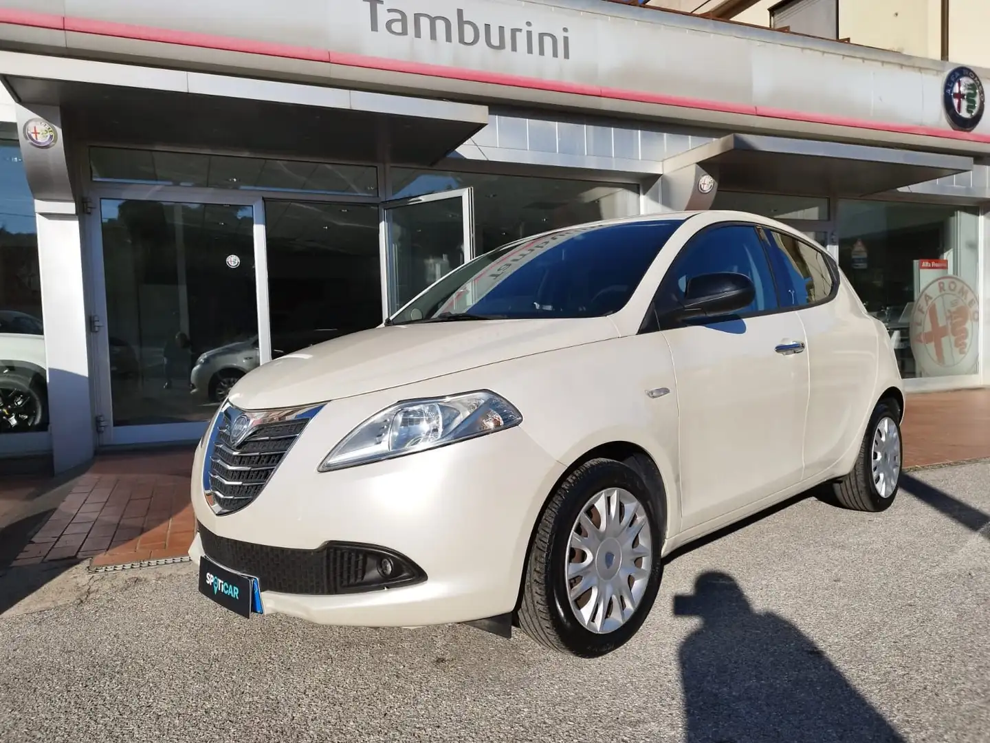 Lancia Ypsilon Ypsilon 1.2 69 CV 5 porte S&S Silver Bianco - 2