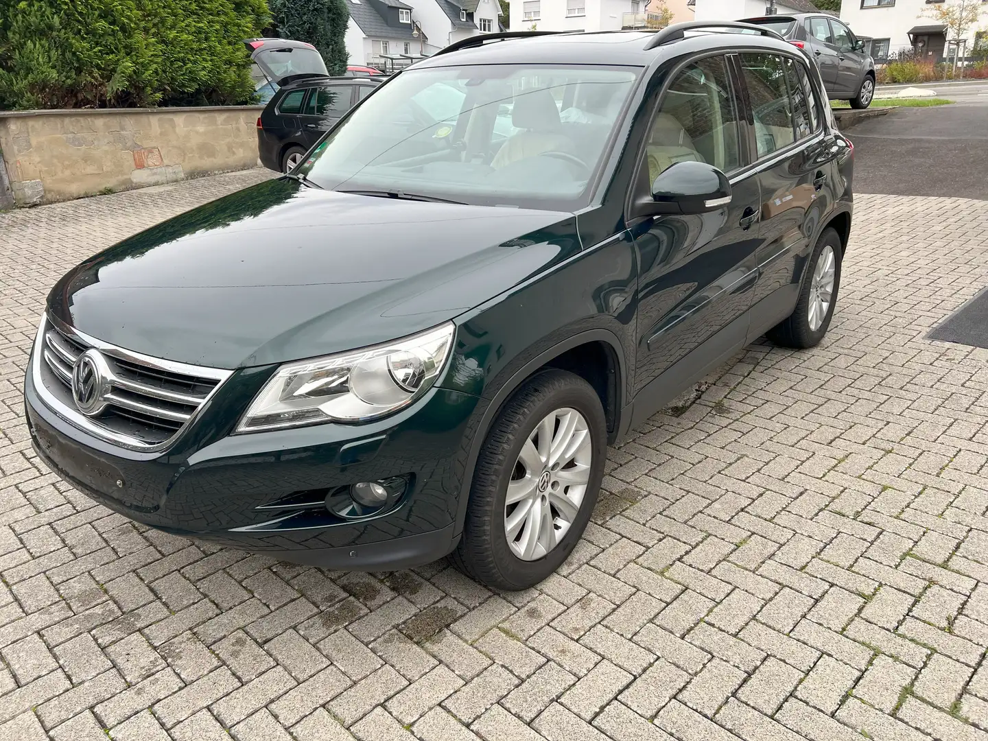 Volkswagen Tiguan Track 2.0 TDI,OFFROAD,4x4,Pano,AHK,Leder,DSG,Euro5 Vert - 2