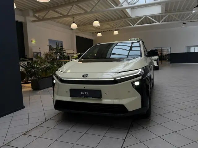 Toyota bZ4X BEV 165kW 4x2 Teamplayer Taxi