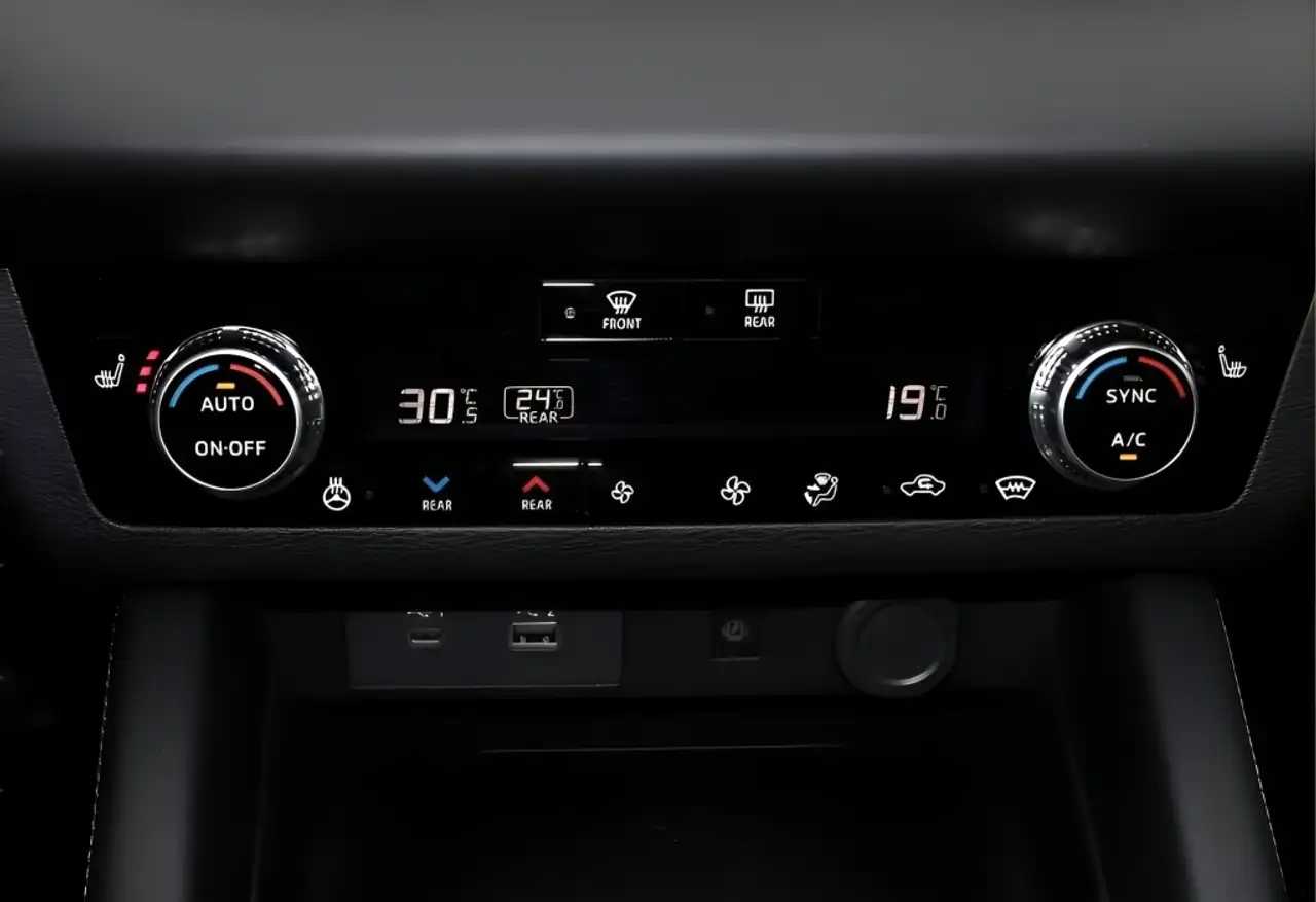 Mitsubishi Outlander снимка Mitsubishi Outlander