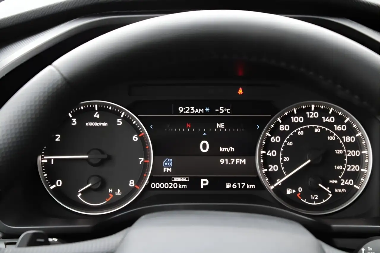 Mitsubishi Outlander снимка Mitsubishi Outlander
