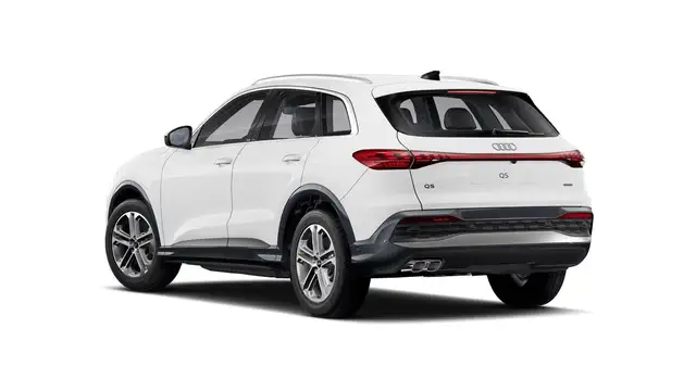 Audi Q5 view 2