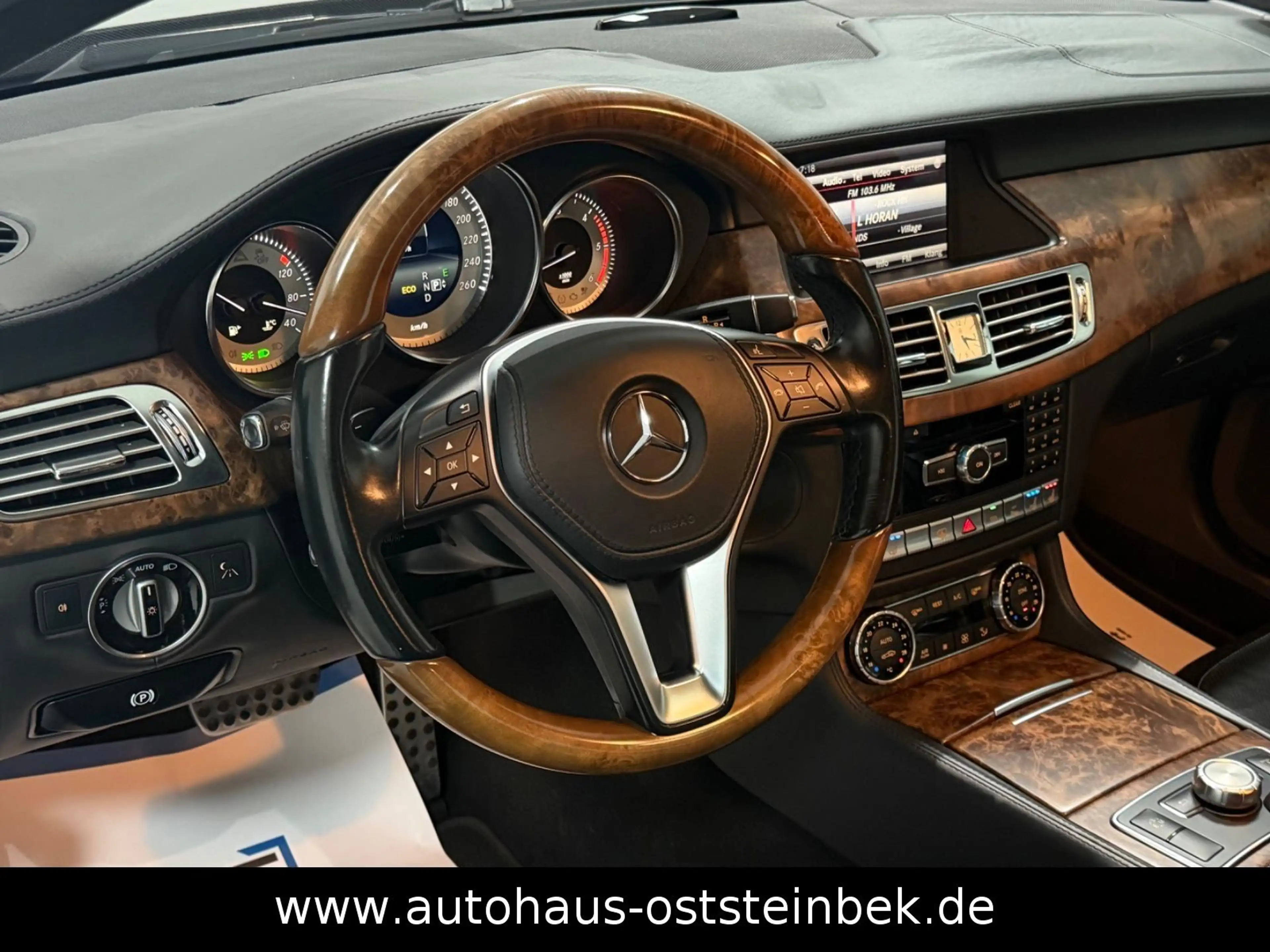 Mercedes-Benz CLS 350 BLUETEC/AMG-LINE/BI-XEN/MEMORY/360°KAM/ — photo 10