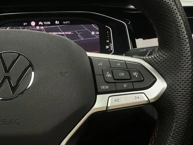 Volkswagen Polo view 10