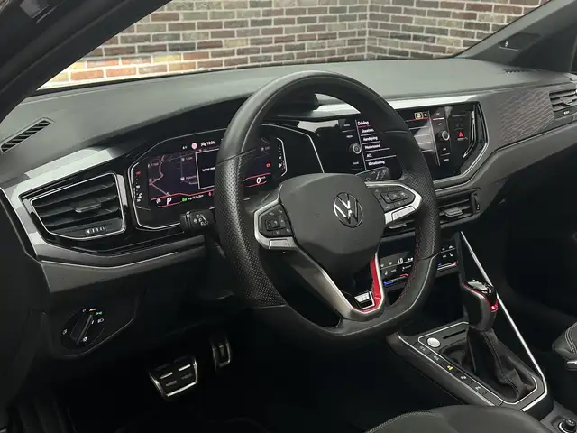 Volkswagen Polo view 3