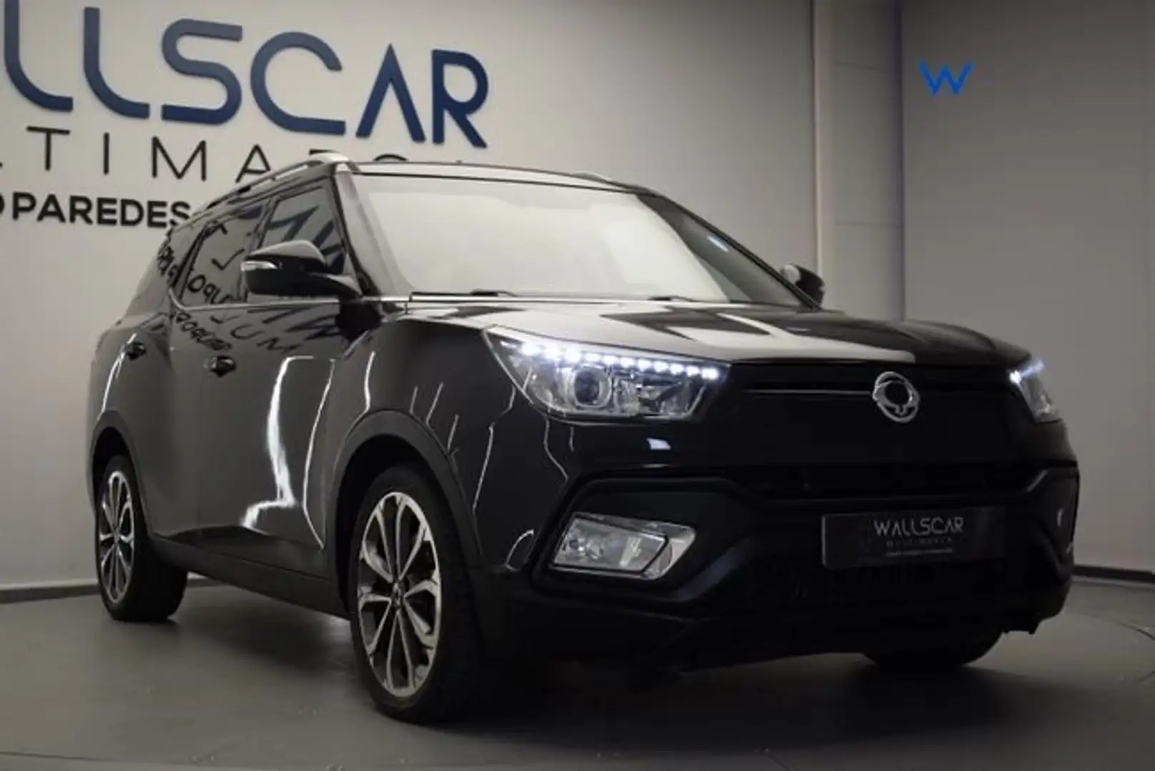 SsangYong XLV D16 Limited 4x2 Aut. Schwarz - 1