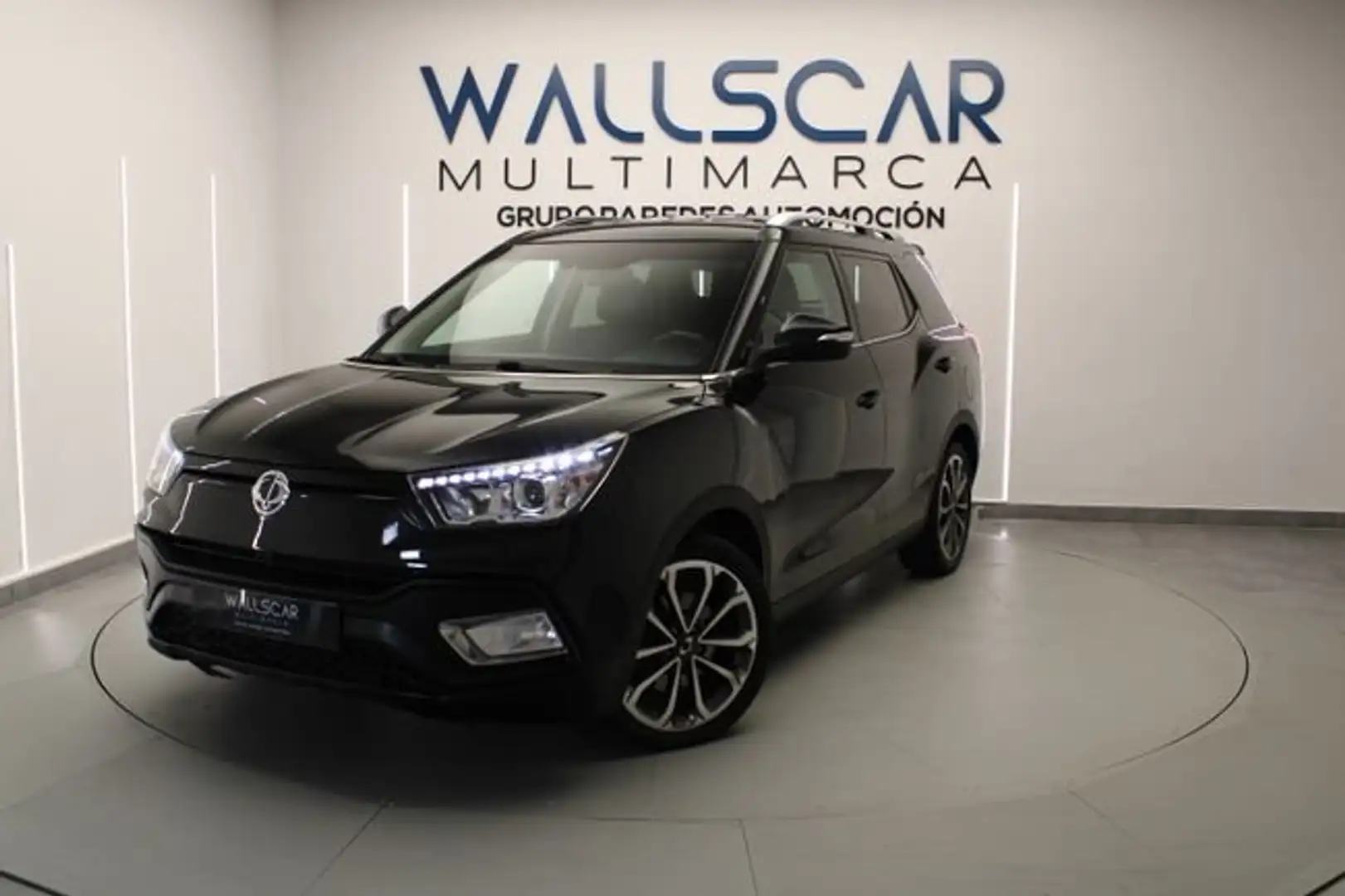 SsangYong XLV D16 Limited 4x2 Aut. Schwarz - 2