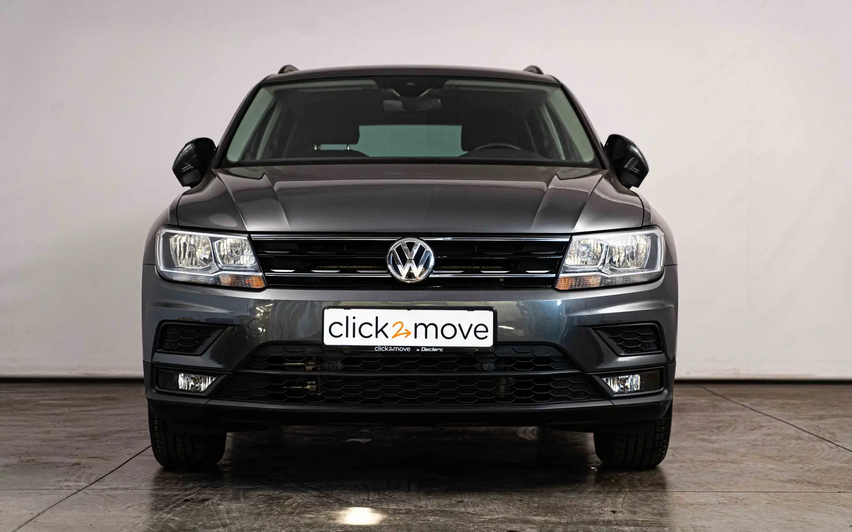 Volkswagen Tiguan Tiguan 2.0 TDi SCR Comfortline BMT DSG Grijs - 2