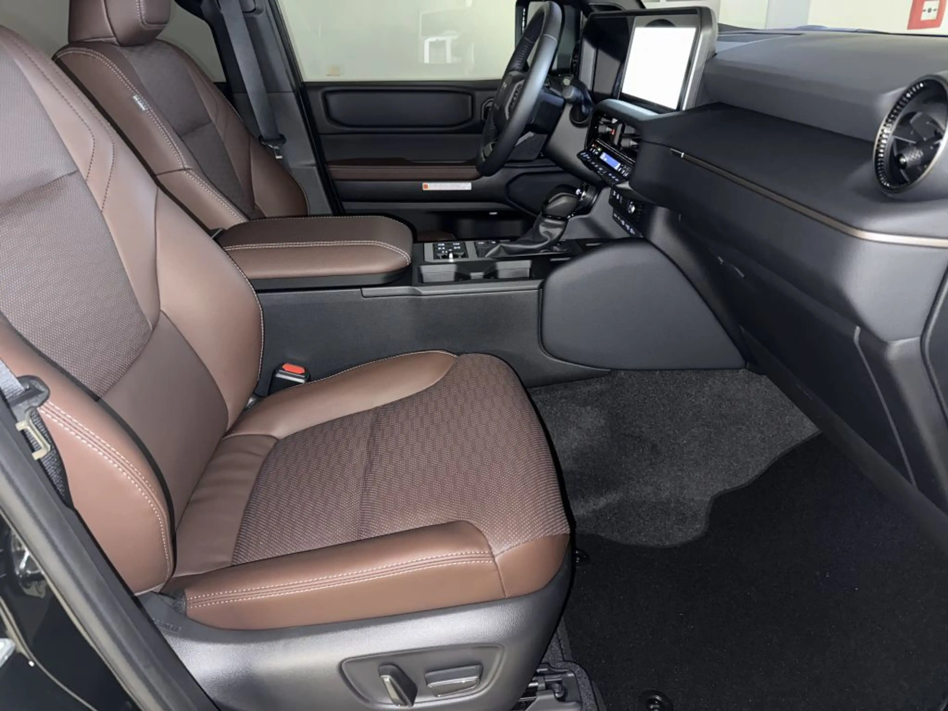 Toyota Land Cruiser 250 Mild-Hybrid Lounge Pano.dach,HUD,360°,Leder — photo 8