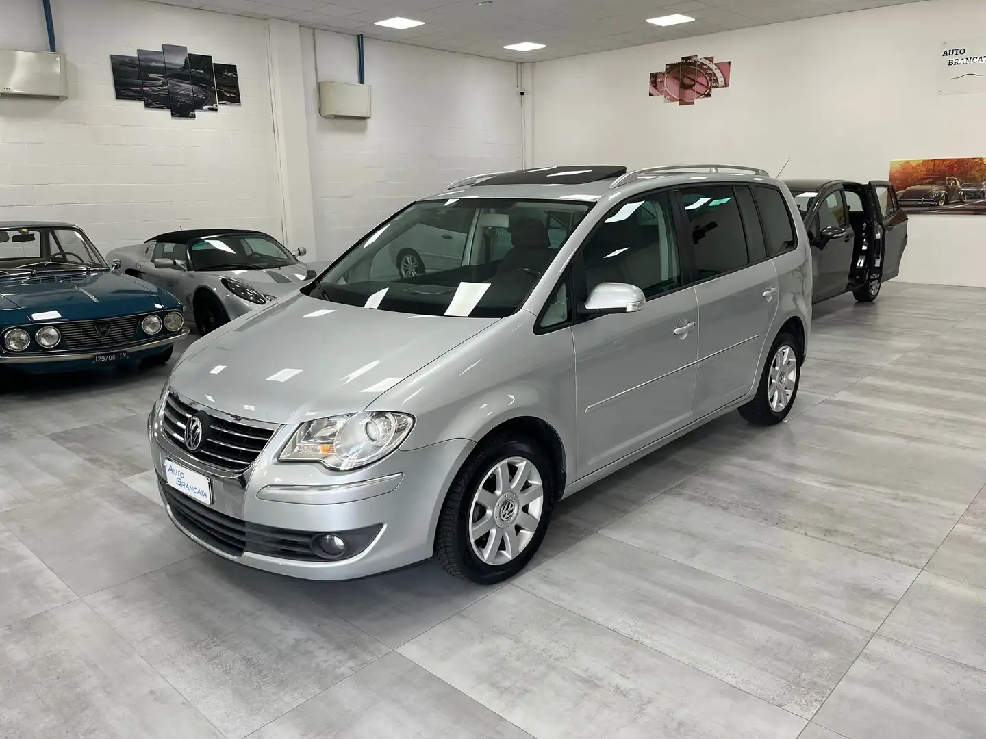 Volkswagen Touran 2.0 tdi 7 POSTI Silber - 1