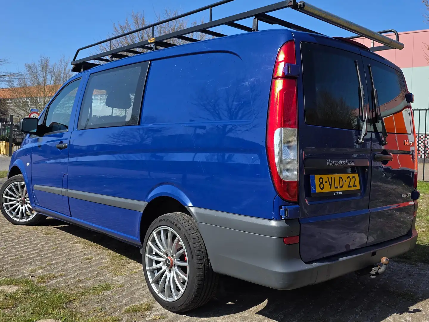 Mercedes-Benz Vito 2.2 CDI Lang 6 persoons lage km 18 inch LM display Blauw - 2