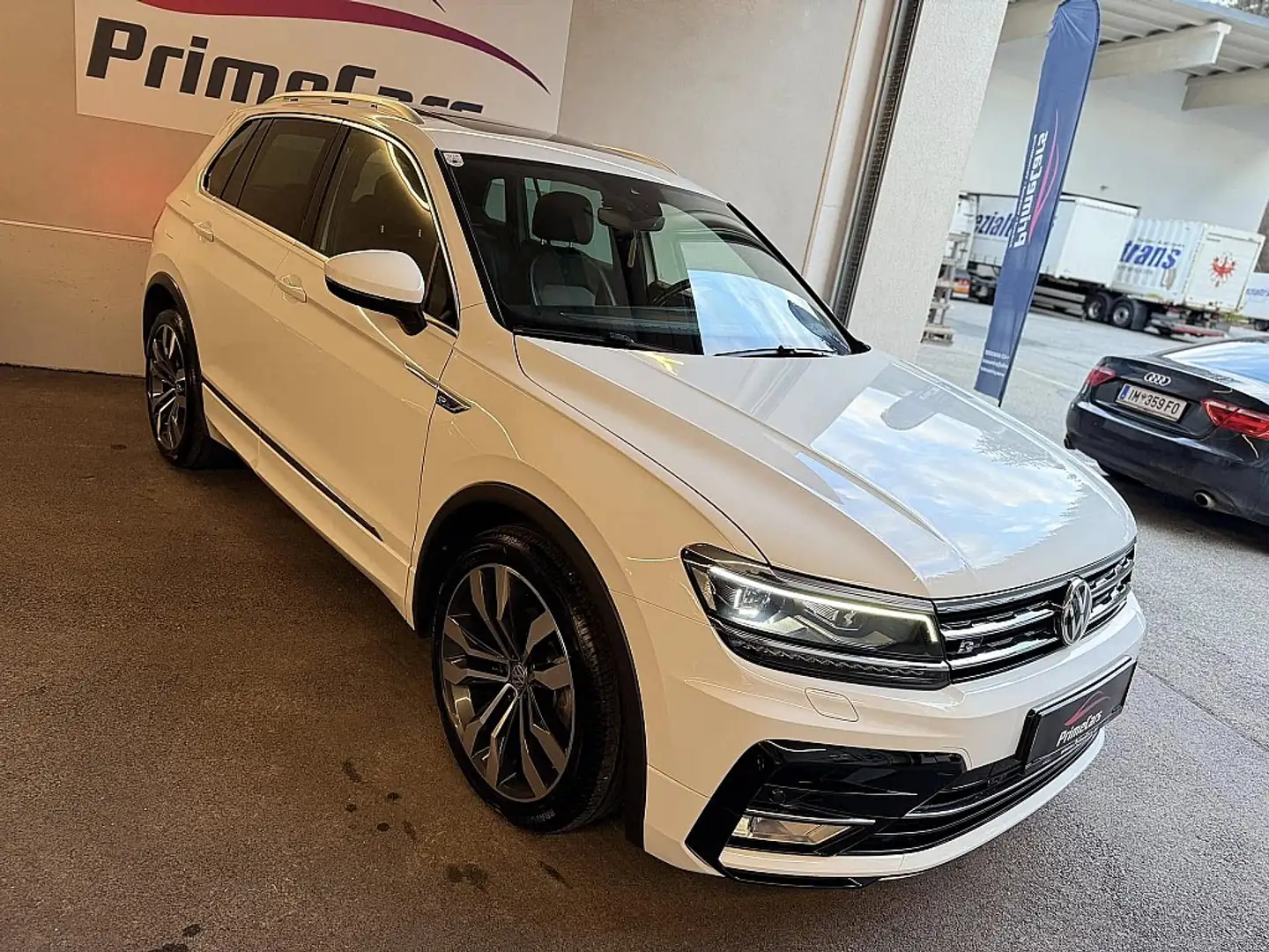 Volkswagen Tiguan 2,0 TDI SCR 4Motion Highline DSG/R-LINE/PANO/LE... Weiß - 2